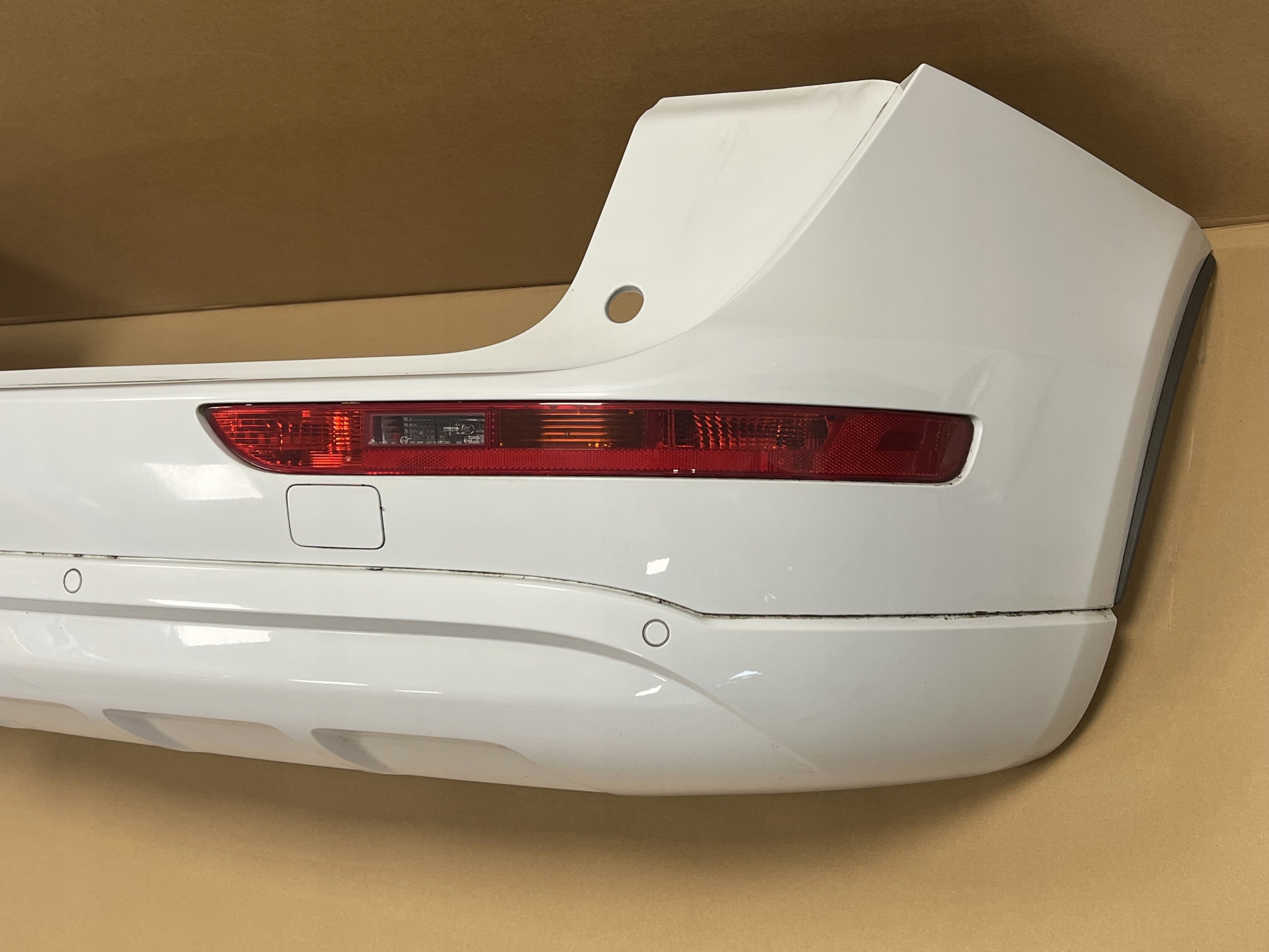 AUDI Q5 8R ZDERZAK TYŁ 4xPDC LS9R Strona zabudowy tył