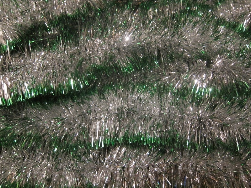 

Łańcuch choinkowy Srebrno-zielony śr.7cm na metry