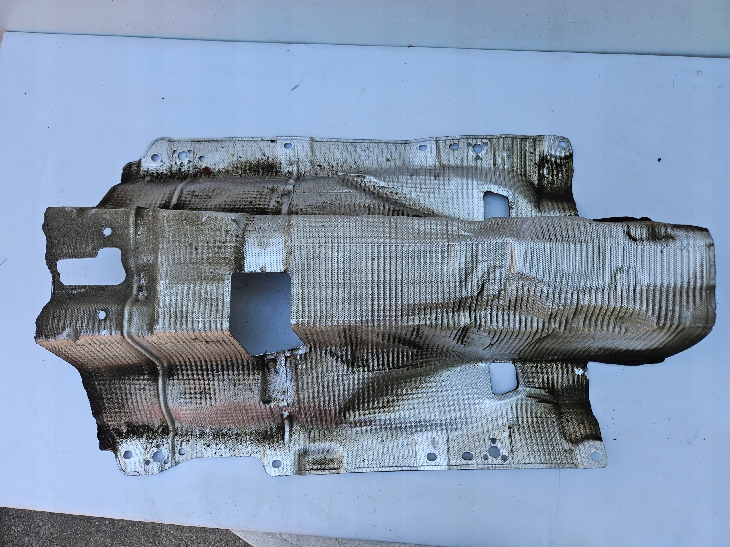 fedél TERMICZNA TUNELU hangszigetelő AUDI A4 B9 8W 8W0804160A