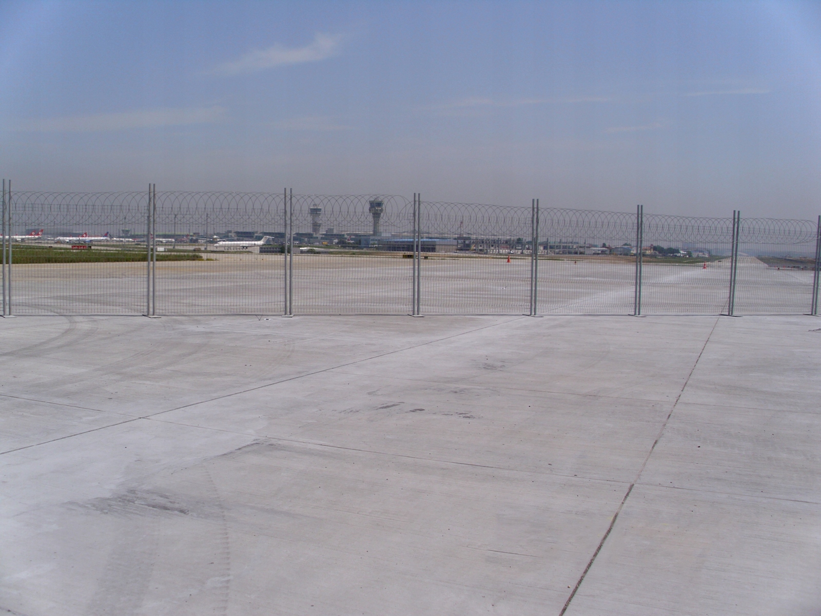 Uszczelniacz dekarski POLIURETANOWY UV100% HyperSeal Expert 150 Czerwony 30 Pojemność 0.3 l