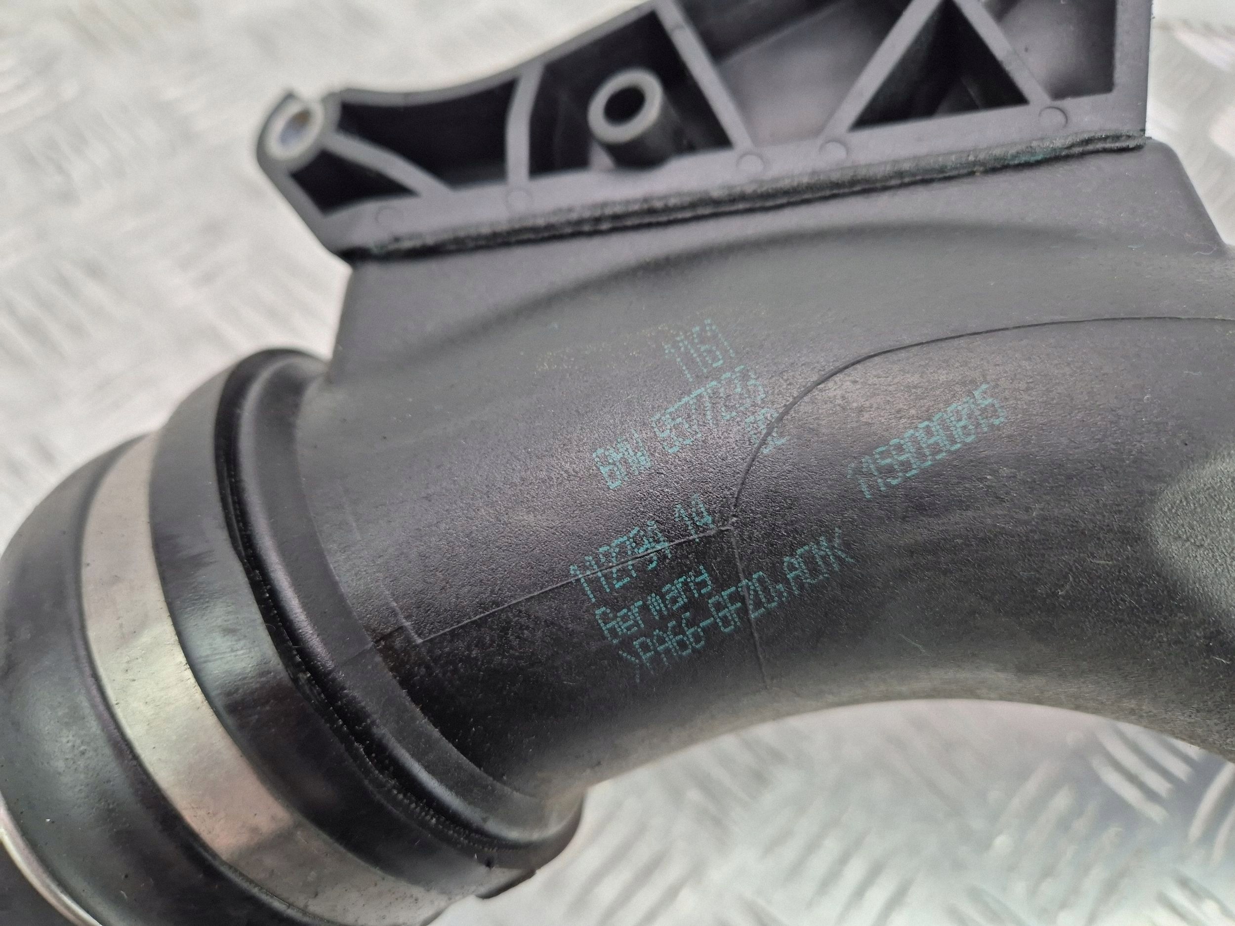 BMW 2 F45 220d hadice intercoolera 8577233 B47C20A