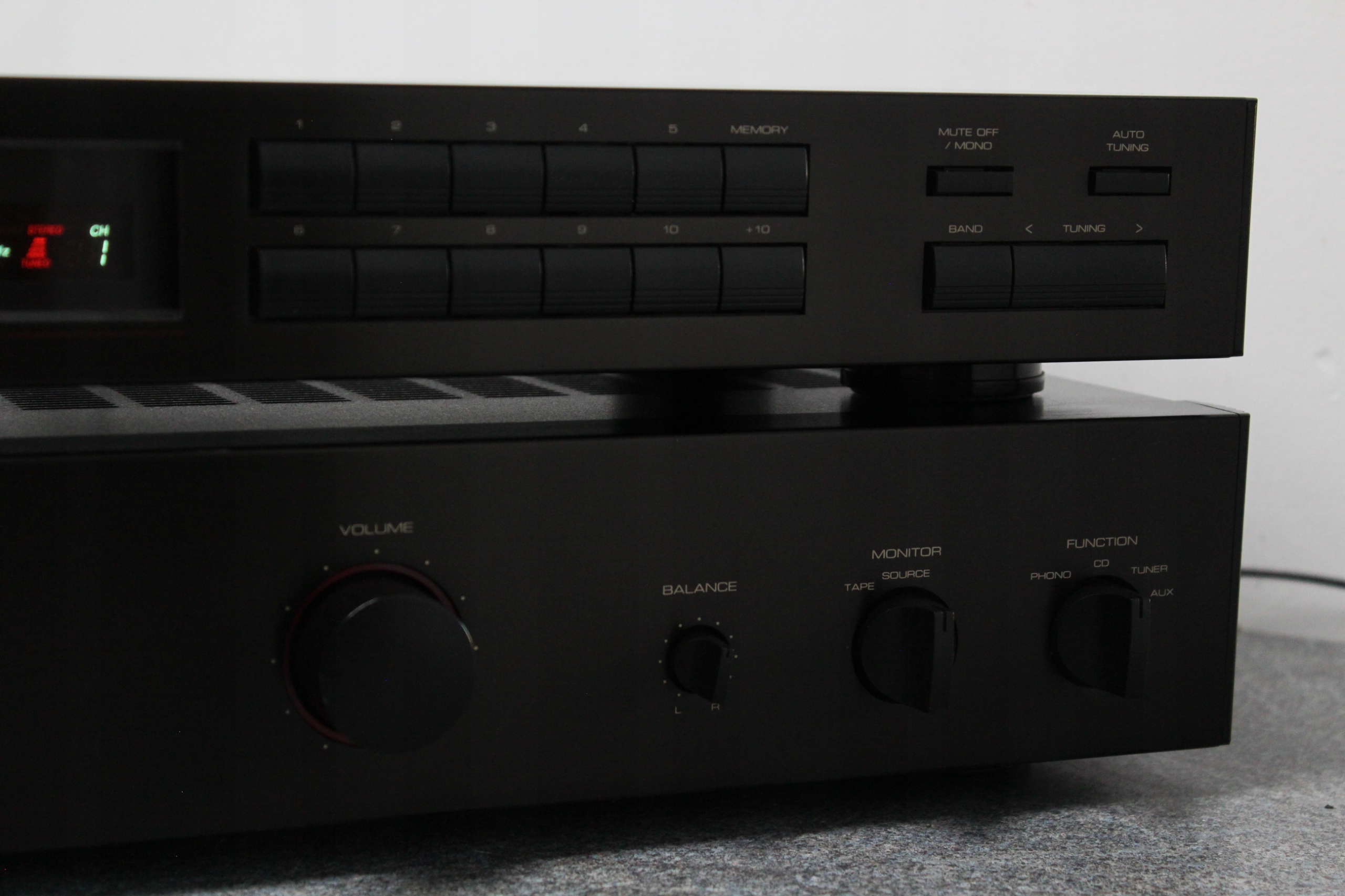 Wzmacniacz Rotel RA-920AX Moc wyjściowa 4Ω 35 W