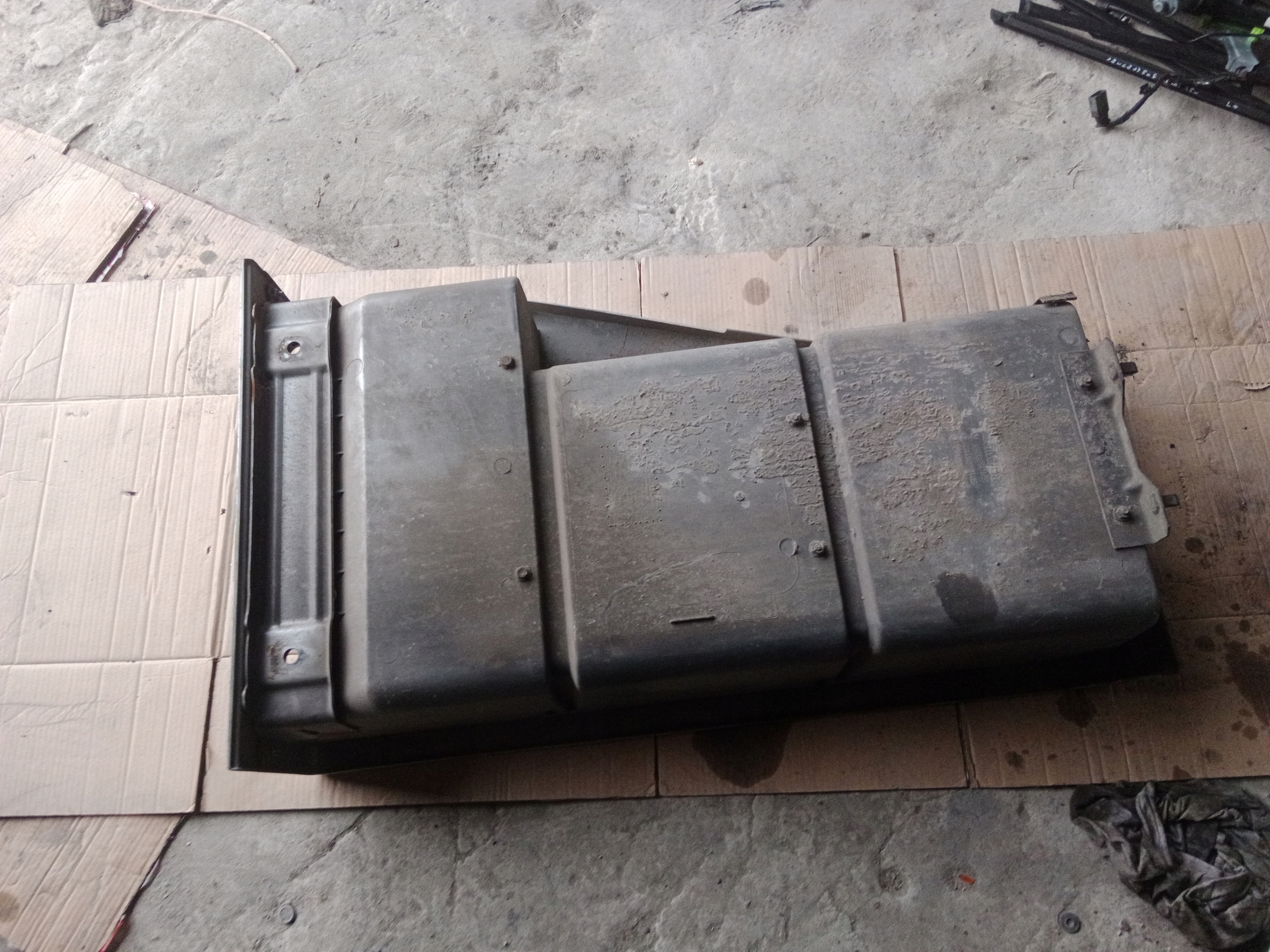 SCHODY STOPNIE SCHODKI left RENAULT MAGNUM
