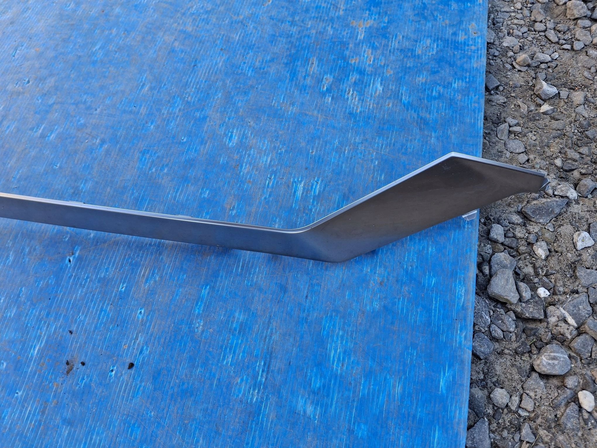 moulding CHROM for front bumper HYUNDAI IONIQ 5 V 2021R->
