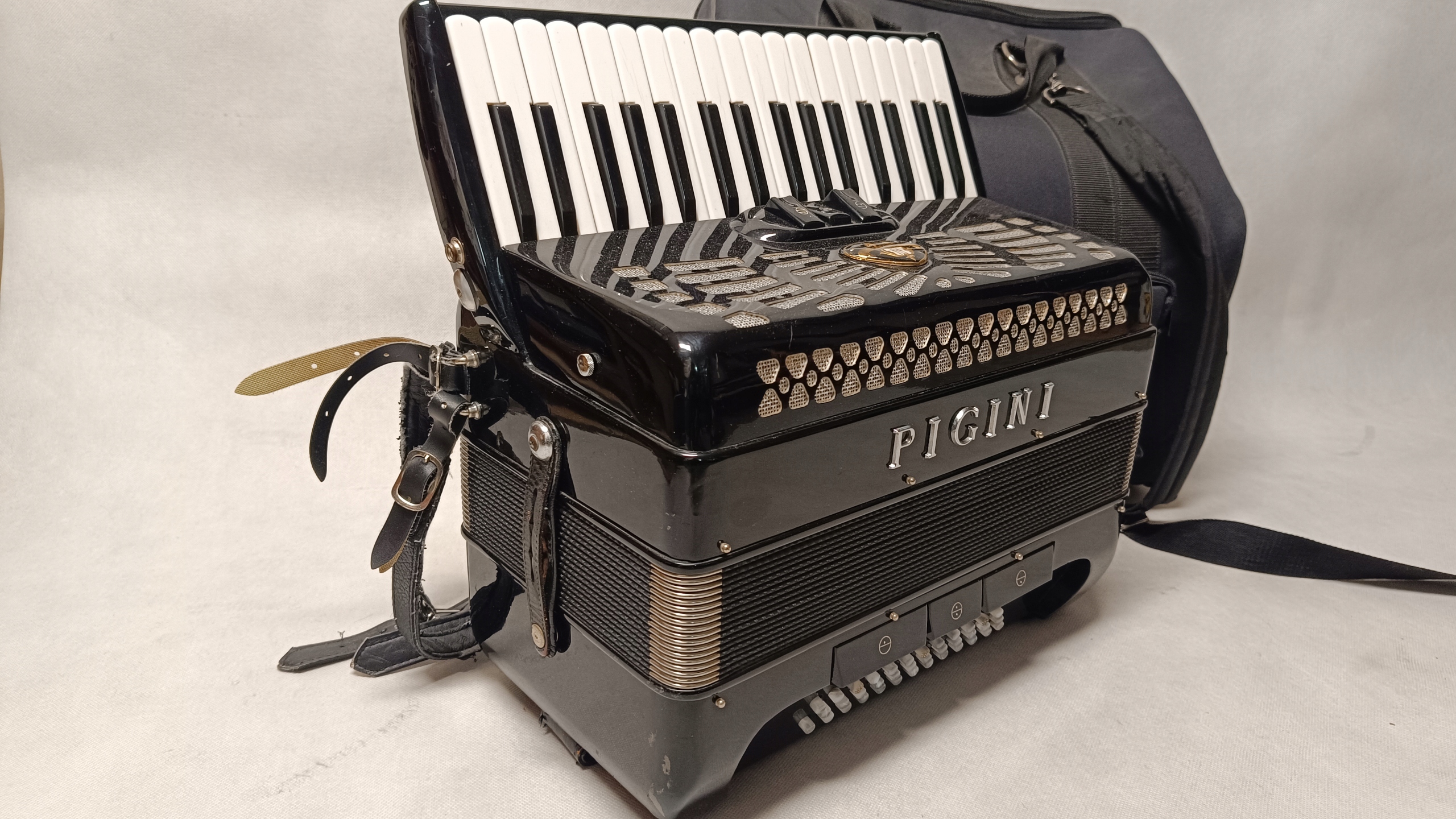 Akordeon PIGINI freebass 36 bas