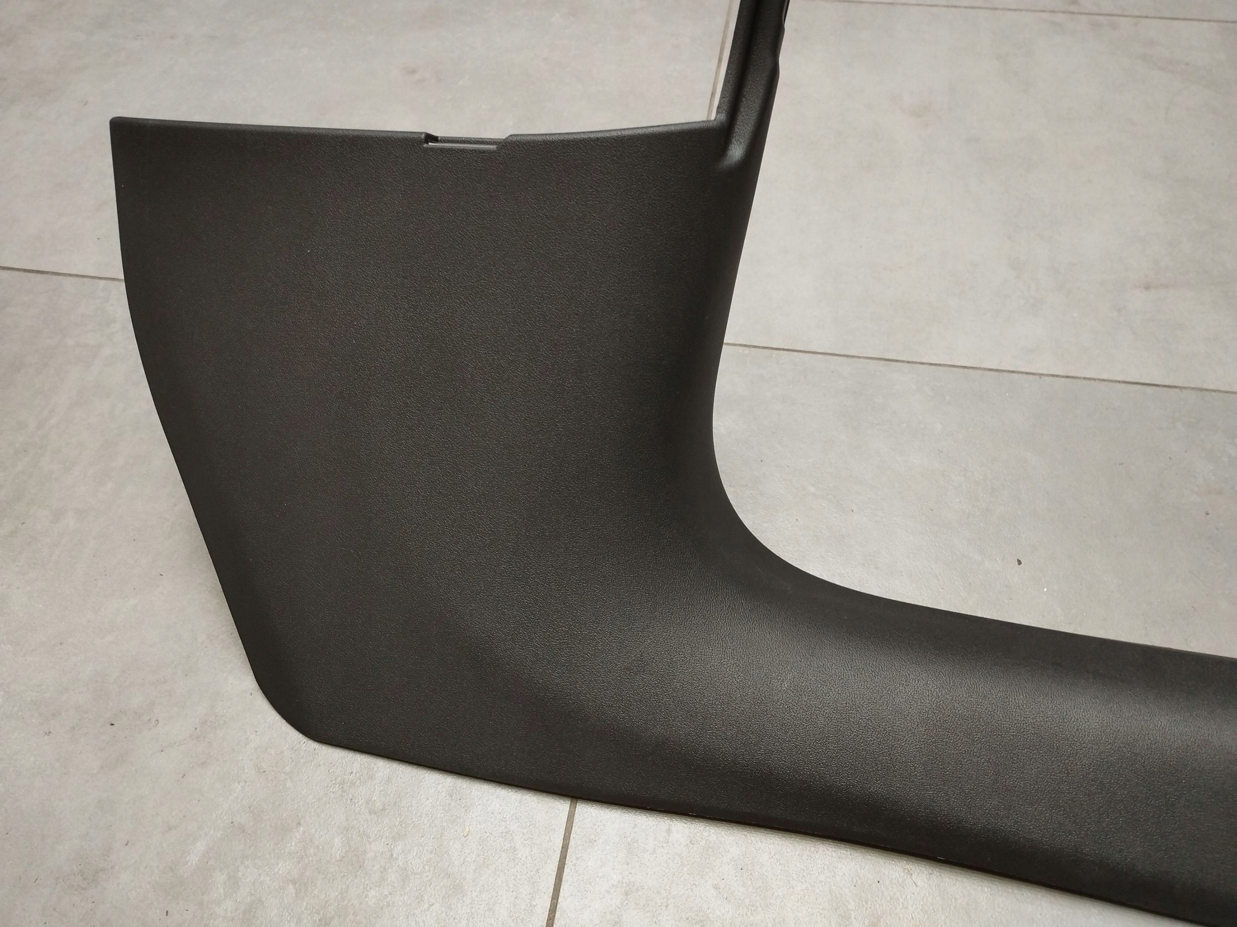 Audi A5 B10 cover of the threshold right front 8B1867272