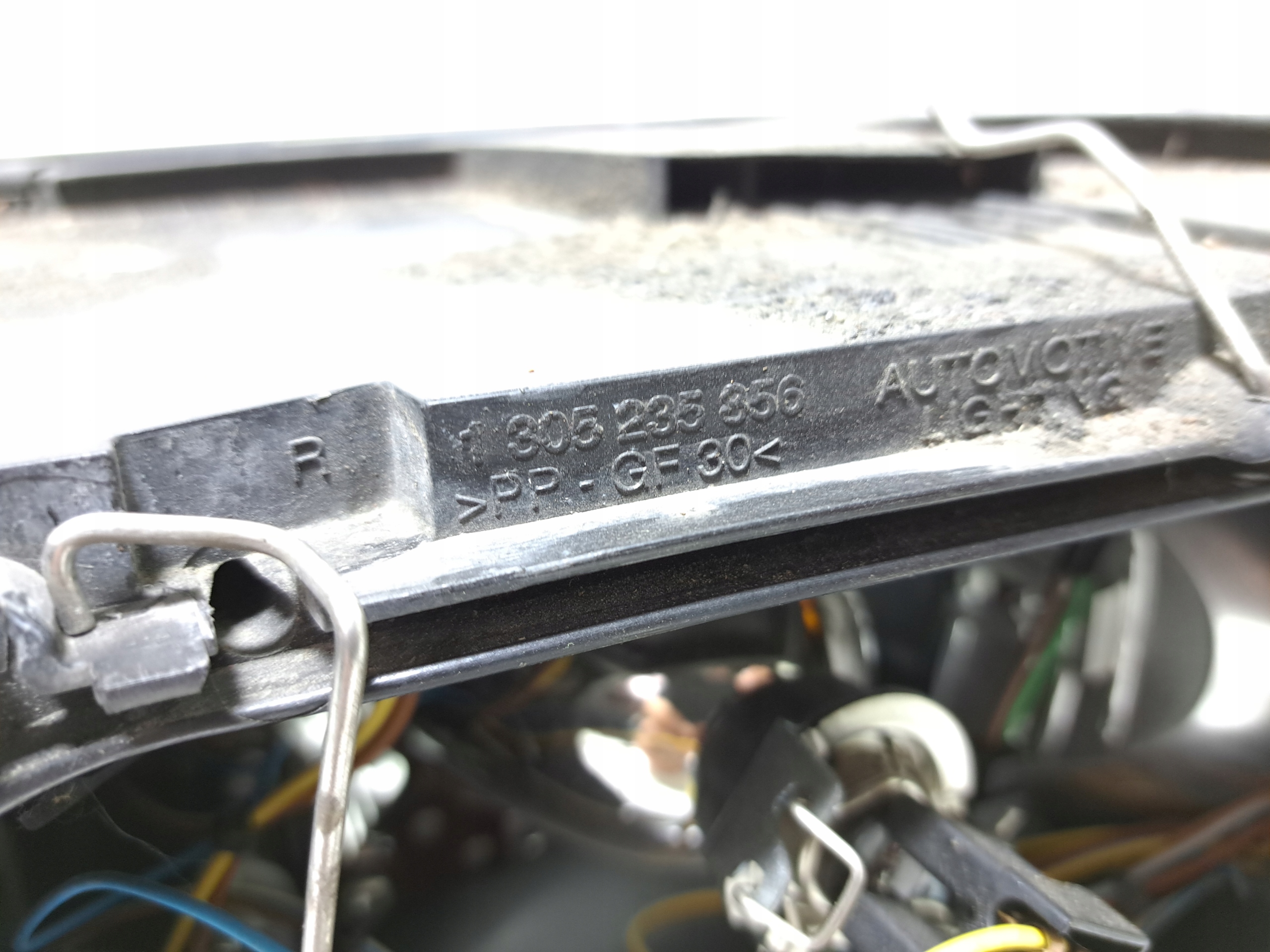 VOLVO S40 V50 LAMPA PRZOD PRZEDNIA PRAWA 30678899 Numer katalogowy części 30678899