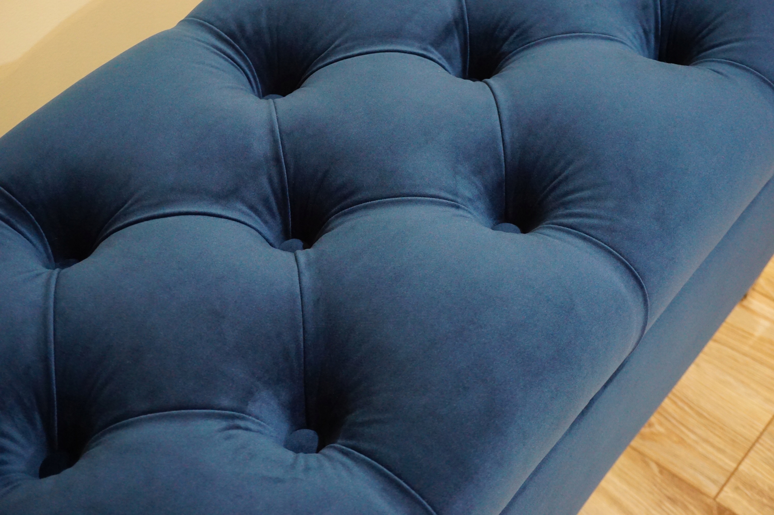 Pufa 80 - Ławeczka otwierana, pikowana Glamour. Wysokość mebla 42 cm