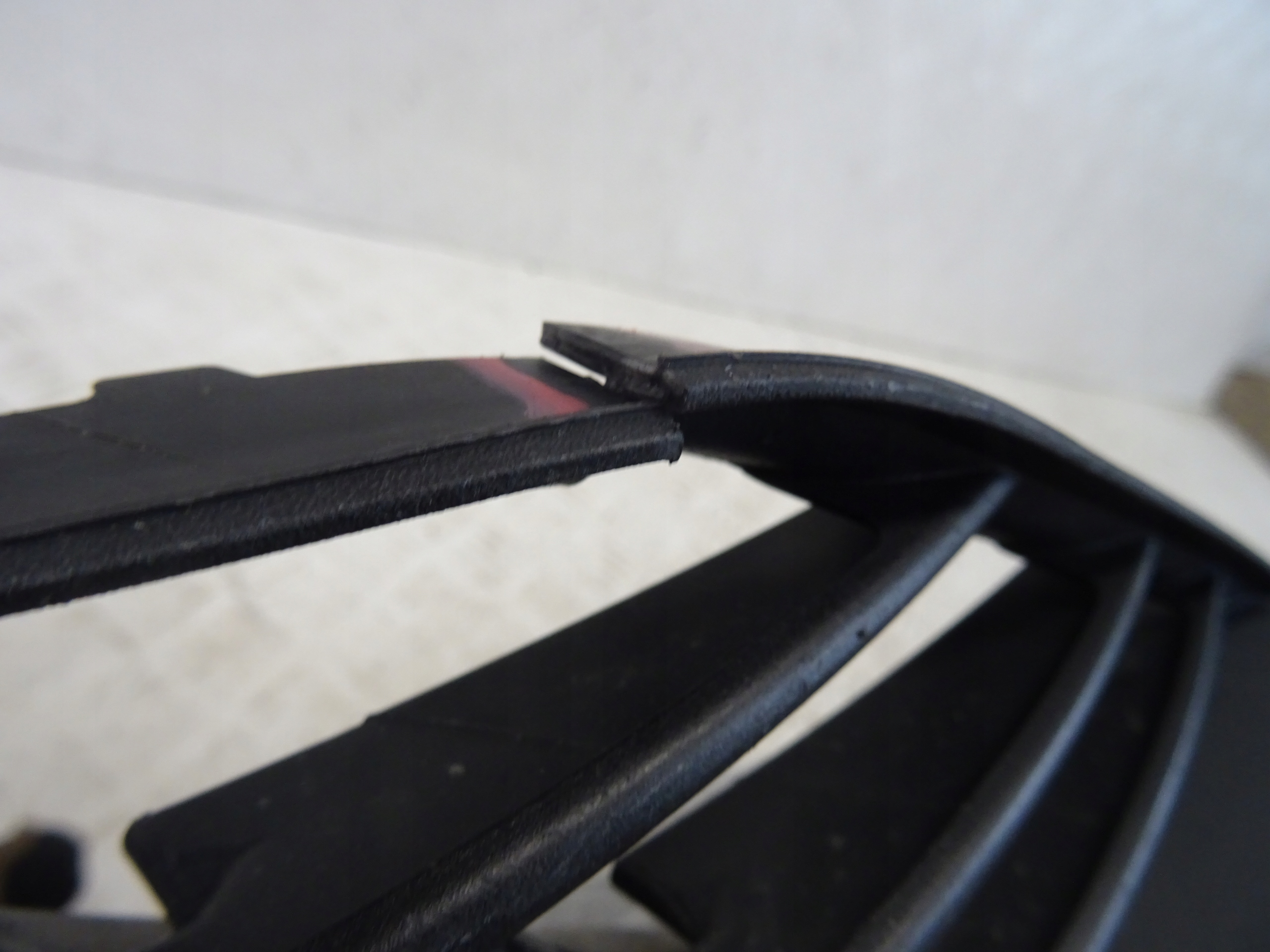 grid of a bumper front front left SEAT LEON III LIFT 5F0853665J
