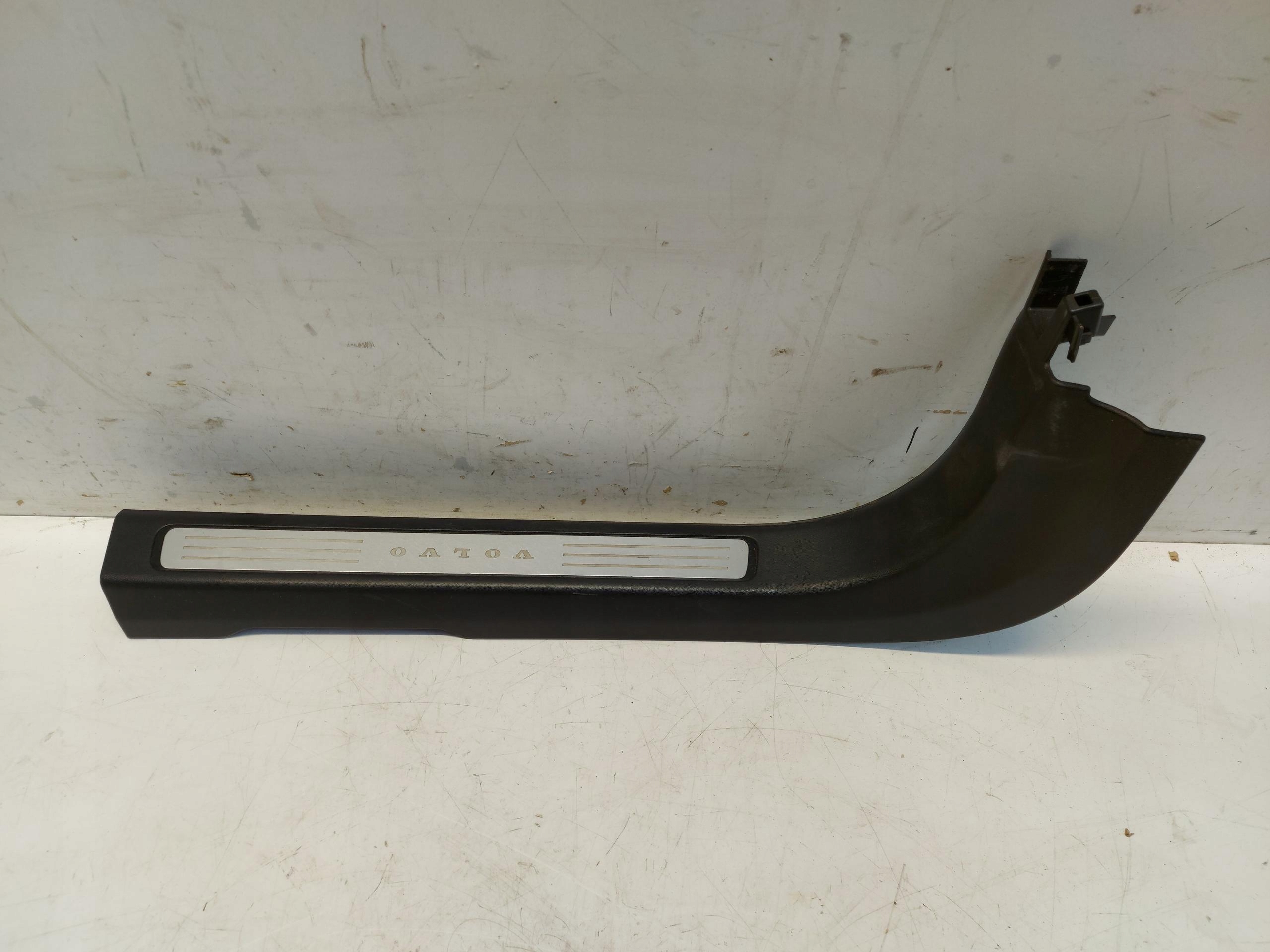 VOLVO V90 moulding threshold of the threshold left 31377616