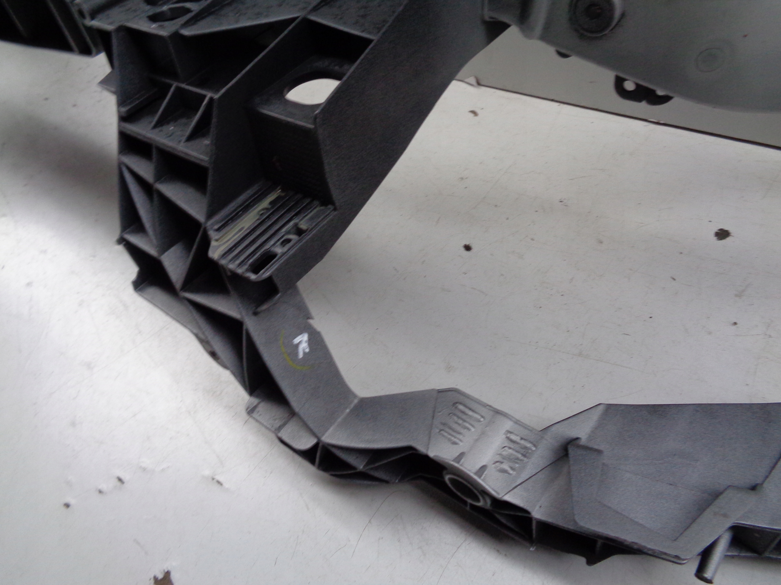 bar, wall front FORD FOCUS MK3 14- LIFT