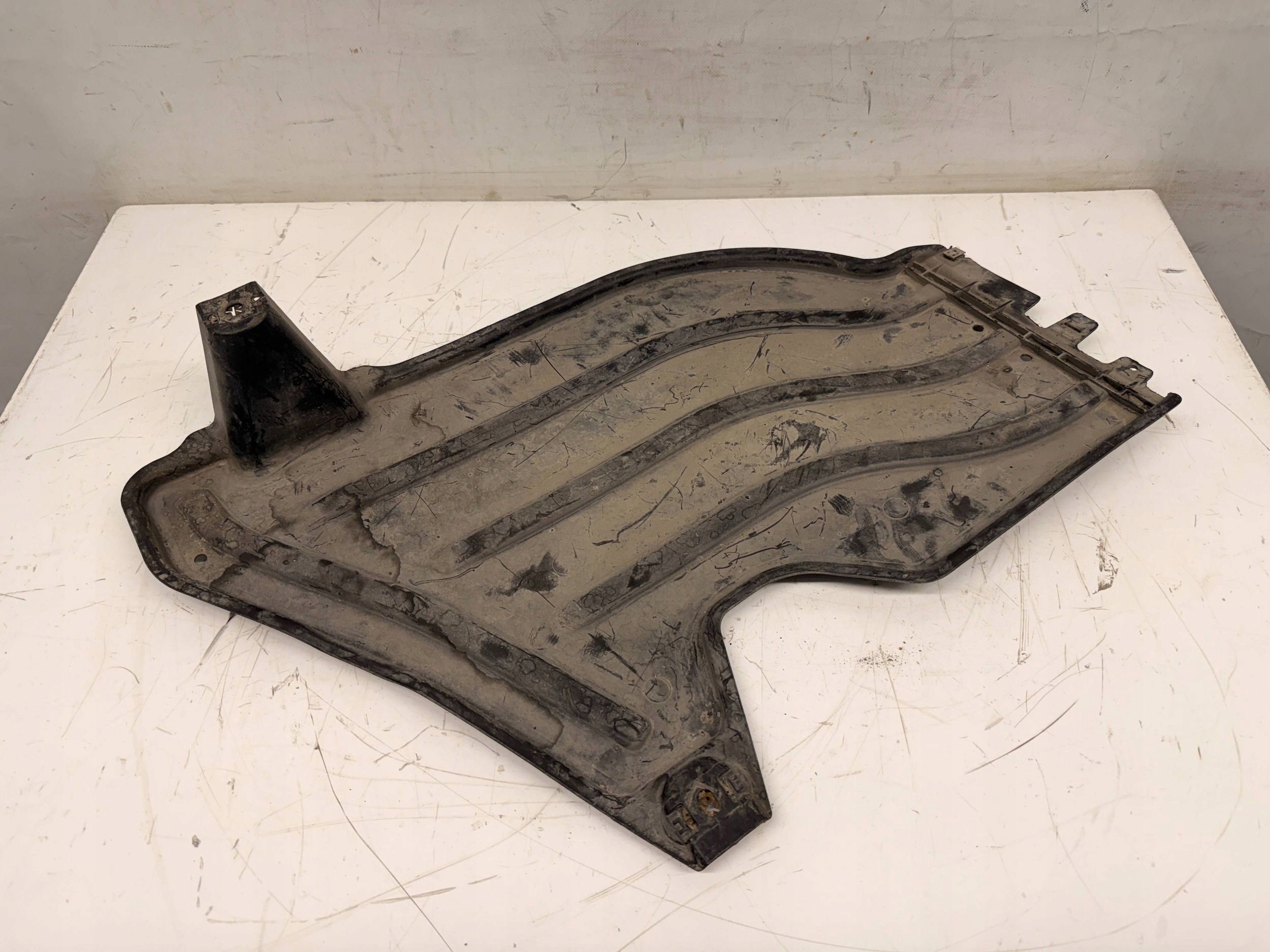 Cayenne II 7P5 Blende Abdeckung Unterfahrschutz 5Q0825206M
