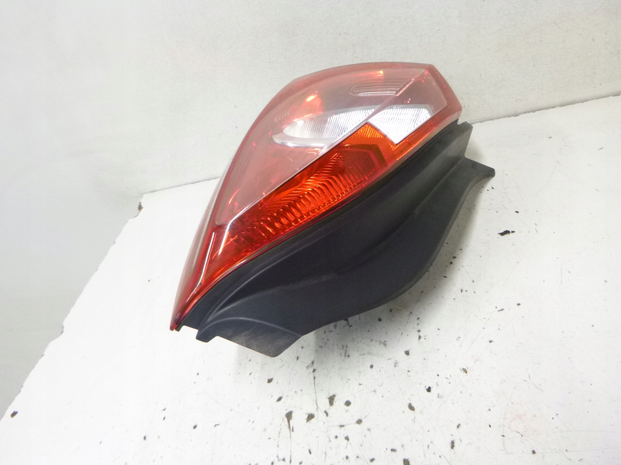 light rear Renault Twingo II Lift 2013r. HELLA