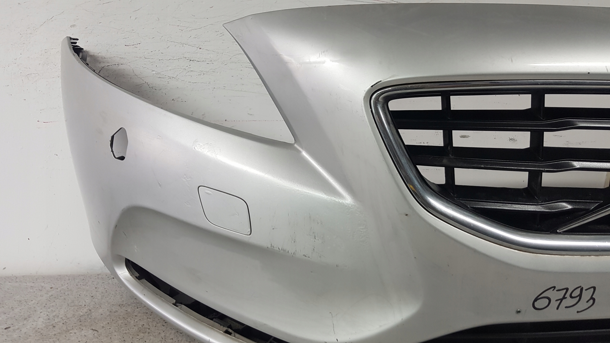 VOLVO V40 2012- nárazník předek 6793