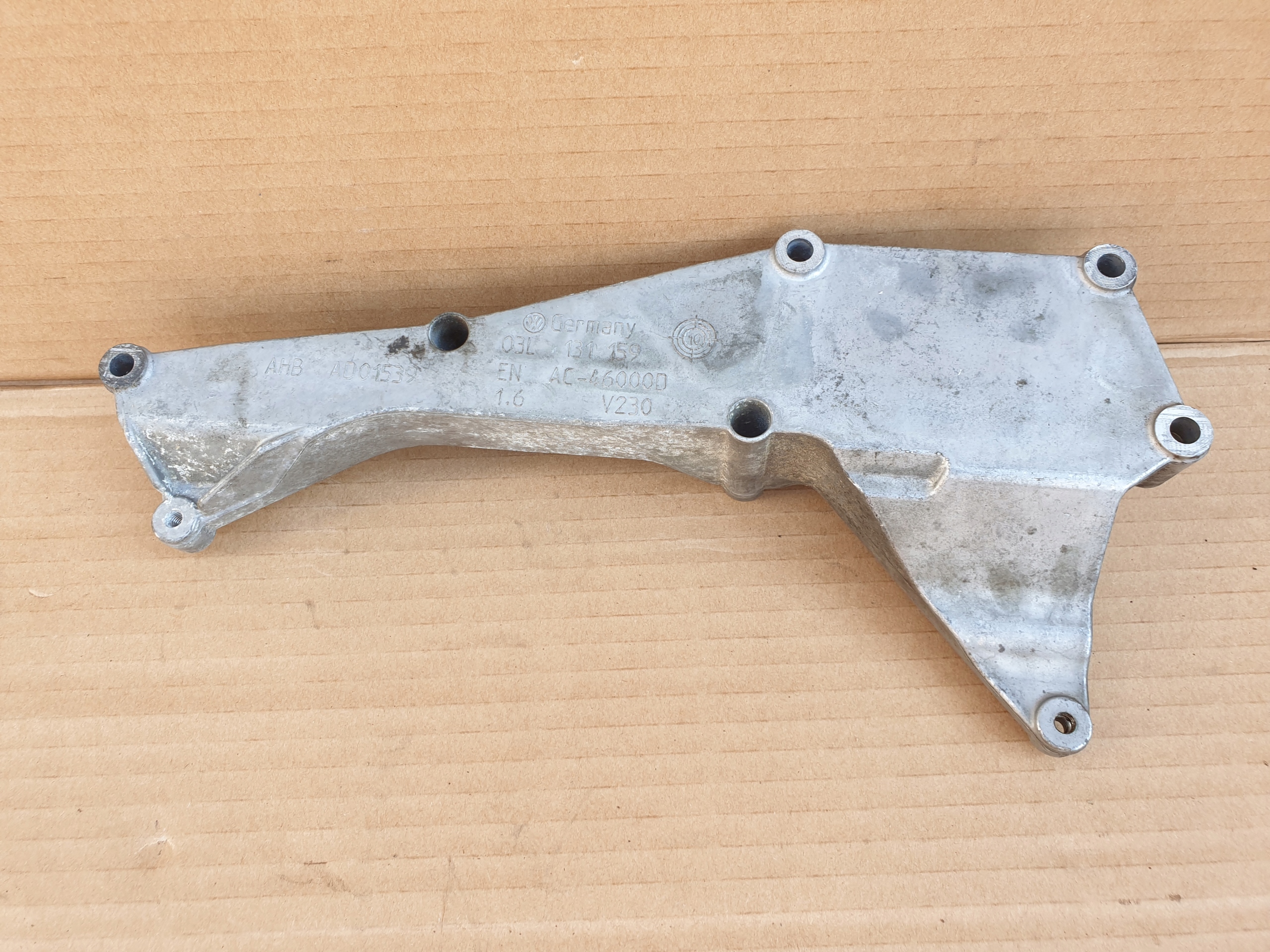 holder engine mount AUDI VW SEAT SKODA 2.0 TDI OE
