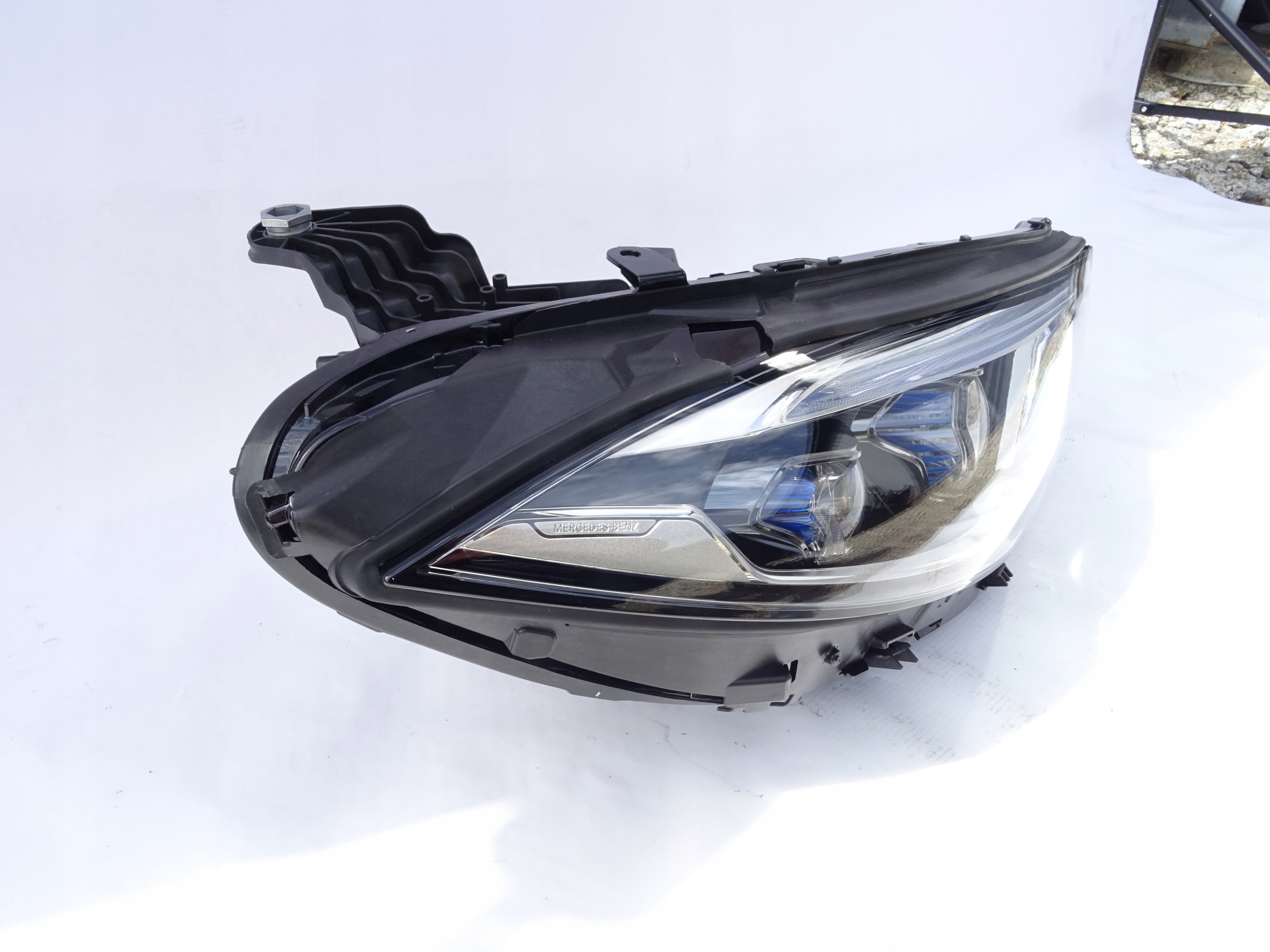 LAMPA REFLEKTOR PRAWA MERCEDES W257 CLS MULTIBEAM Strona zabudowy prawa