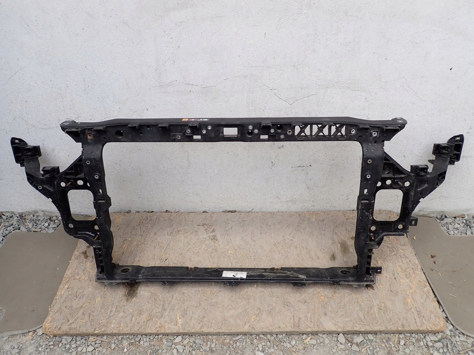 support panel for radiators pillar iron KIA CEED 3 III CD 2018- 64102-CR200
