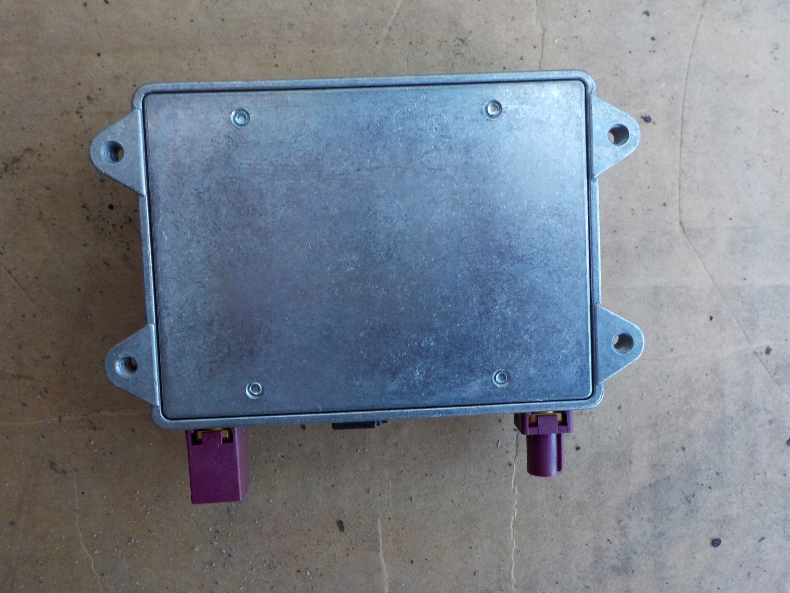 AUDI A4 B6 A5 A6 C6 A8 D3 antenna amplifier 8E0035456