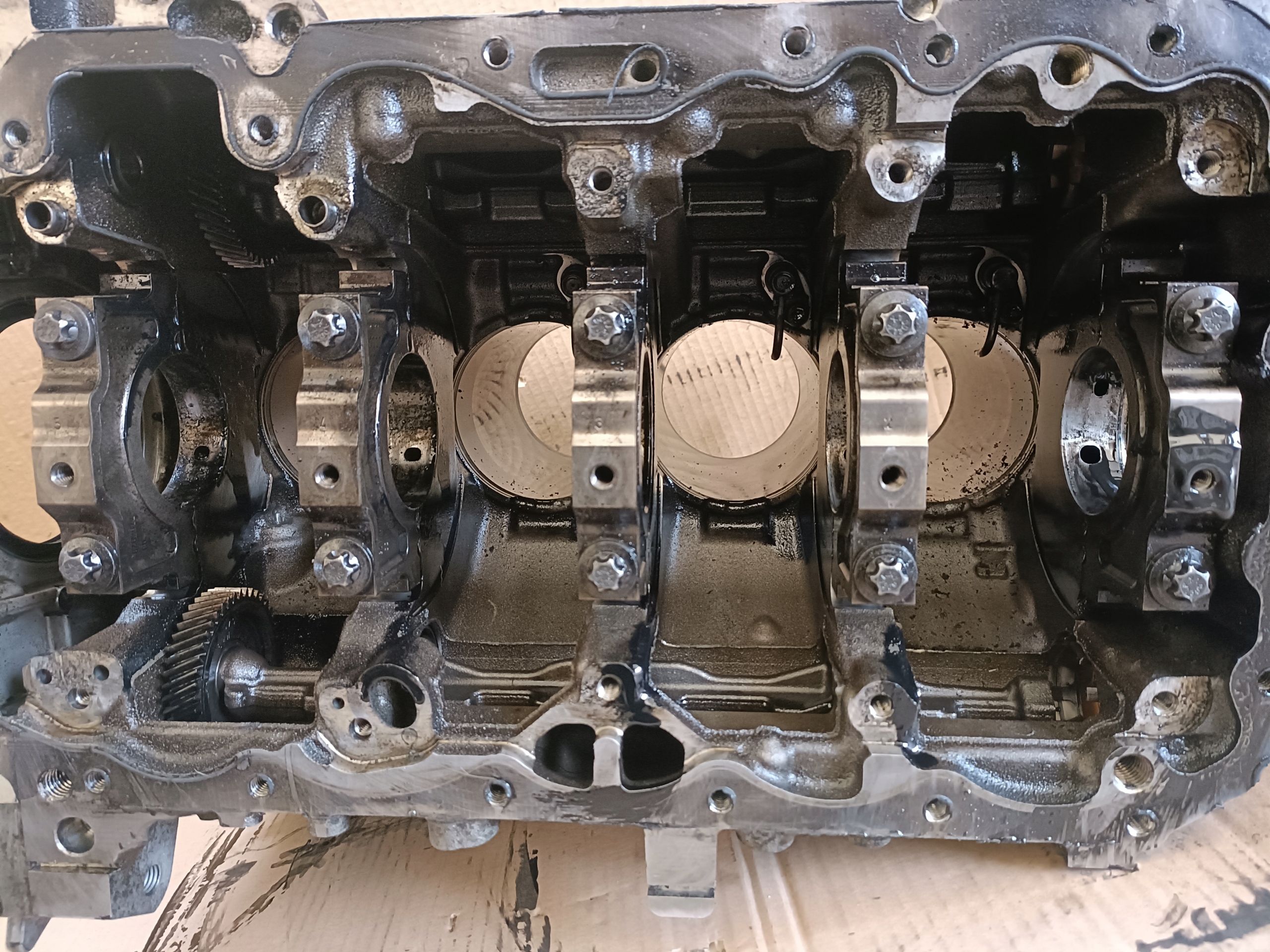 BMW 2.0 D B47D20A BLOK SILNIKA 851398206 Typ silnika Diesel