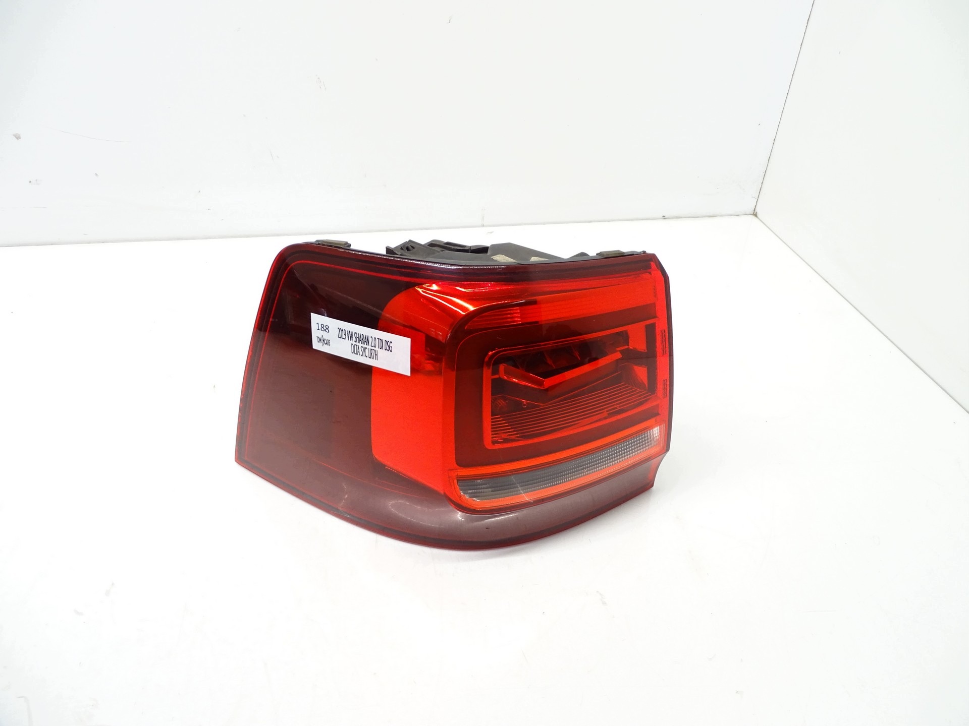 light left rear part VW SHARAN II 7N0945207