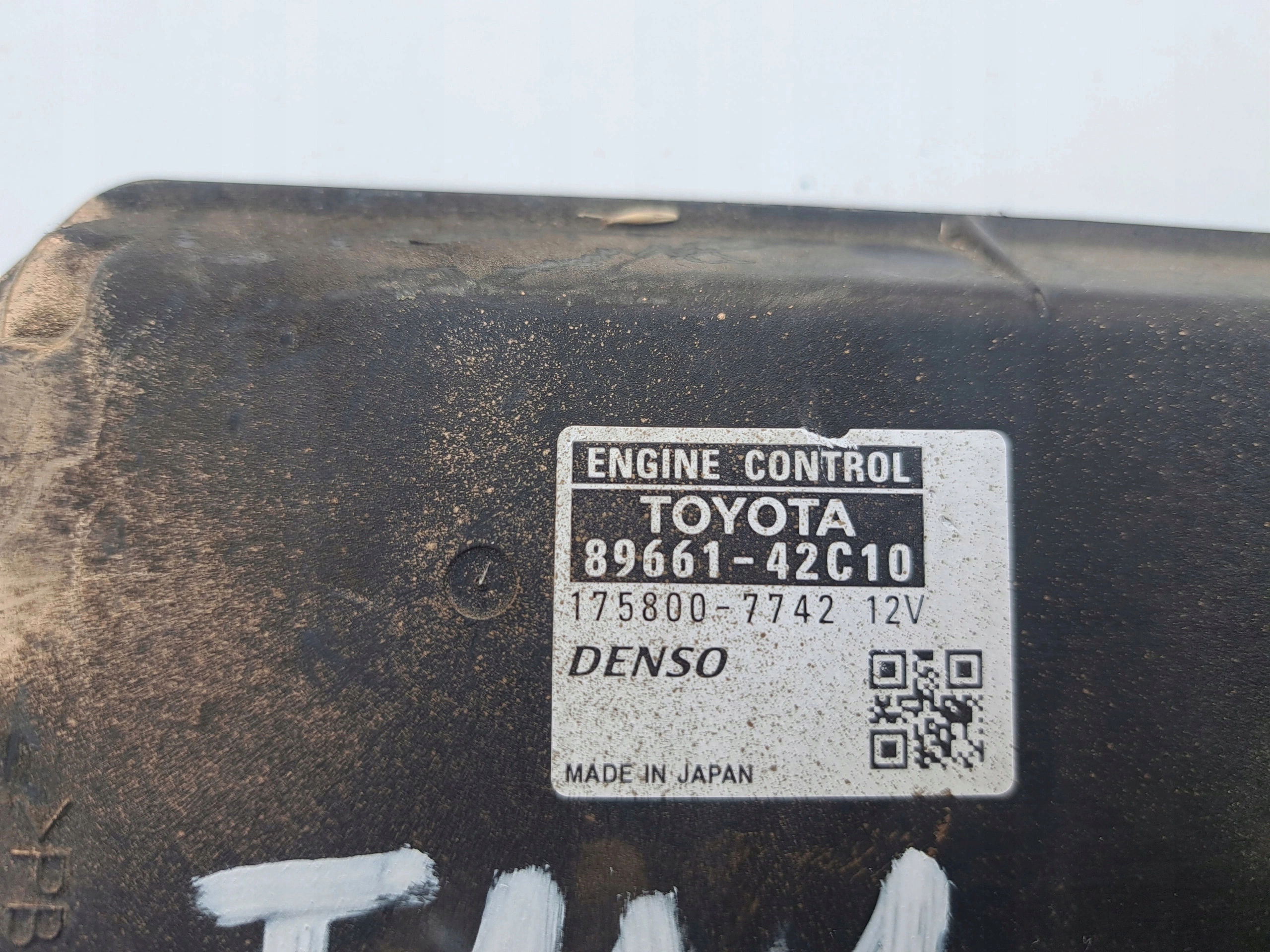 TOYOTA RAV4 89661-42C10 ECU Computer Original
