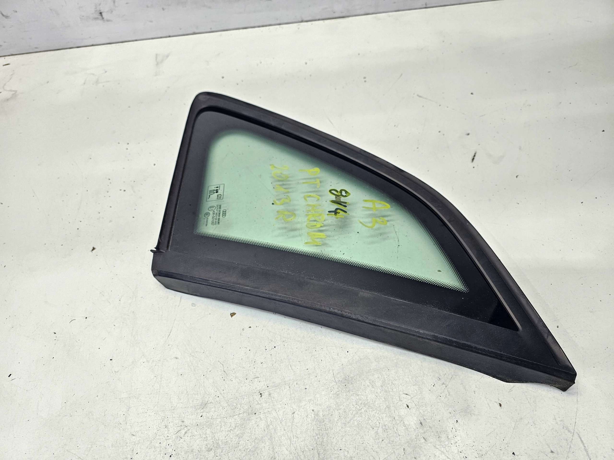 window bodywork right rear part AUDI A3 8V4 2013 ROK below CHROM
