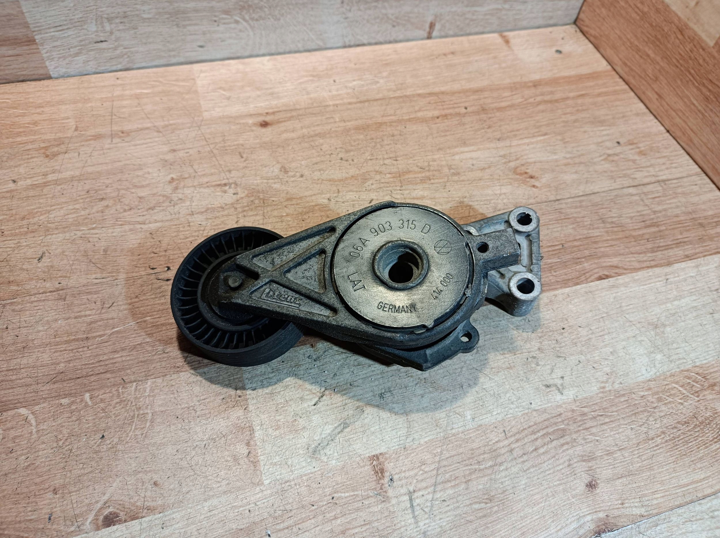 Riemenspanner Spannelement alternatora VW 06A903315D