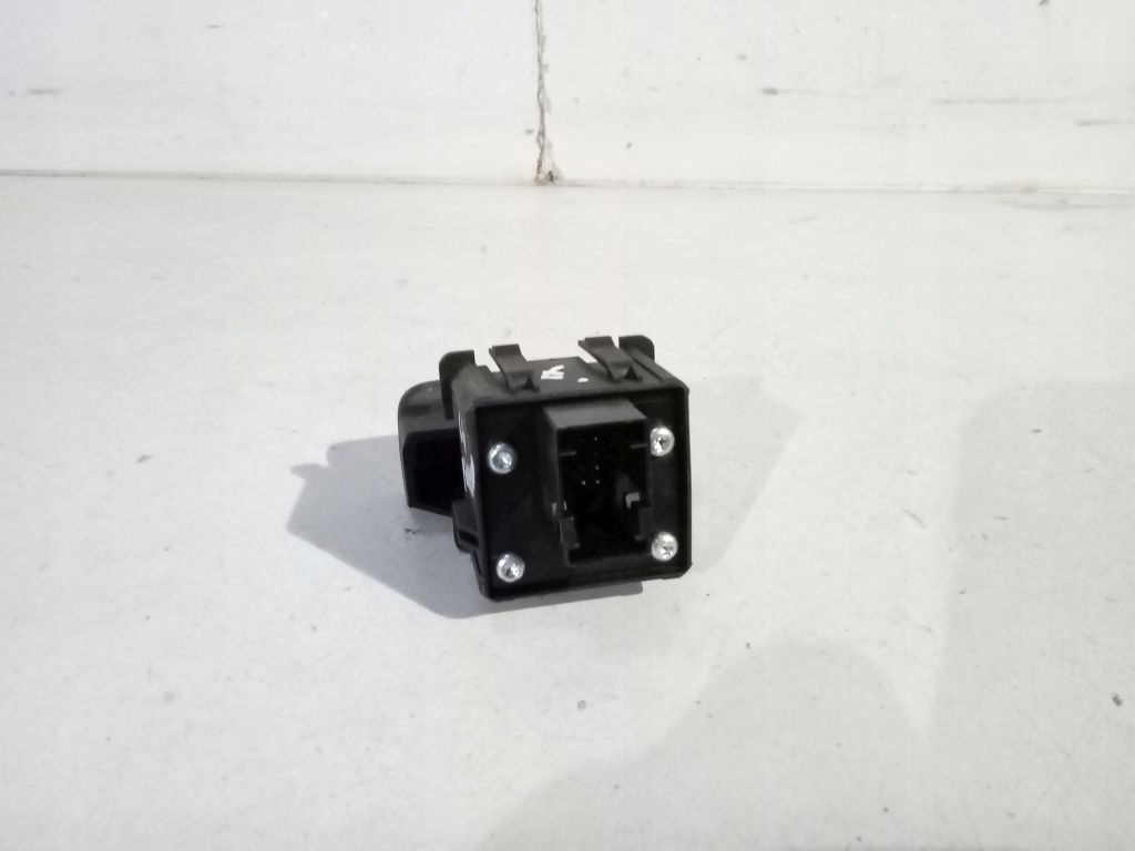 Citroen C4 Picasso and button electric brake