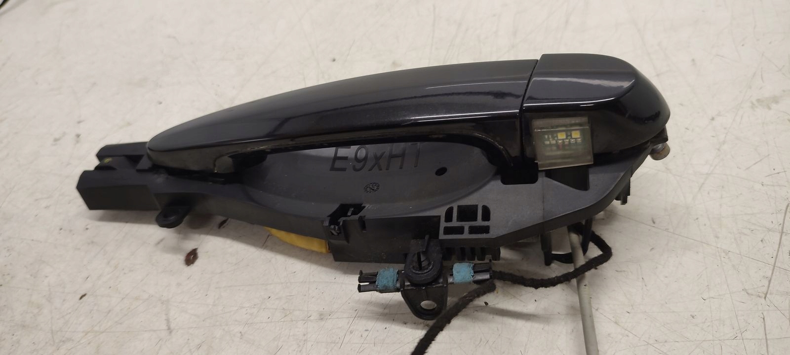handle rear part rear left podswietlana BMW E91 320i 475/9