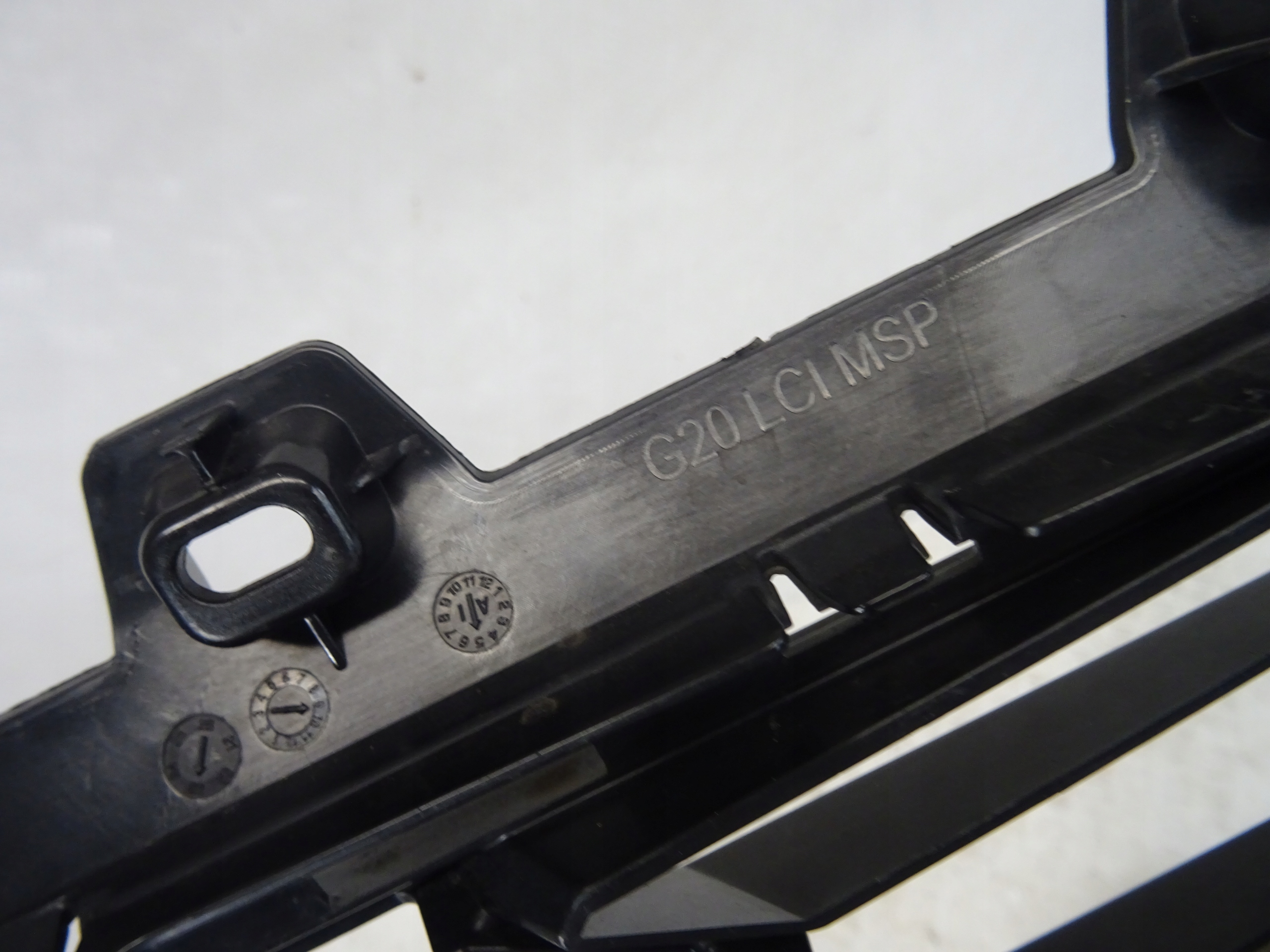 grid of a bumper front front central BMW 3 G20 G21 LIFT m-packet