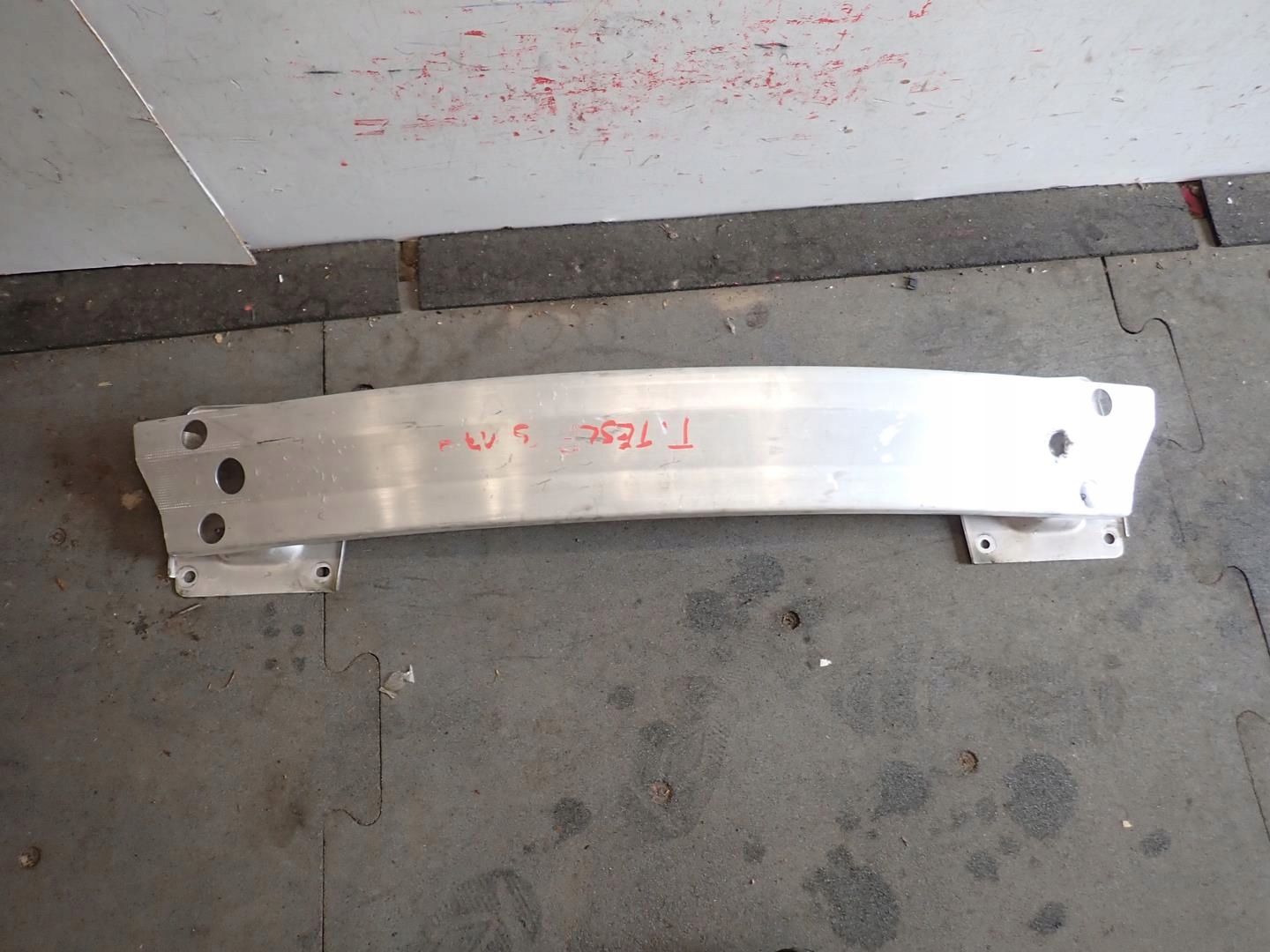 sider below bumper rear part TESLA 3 2017