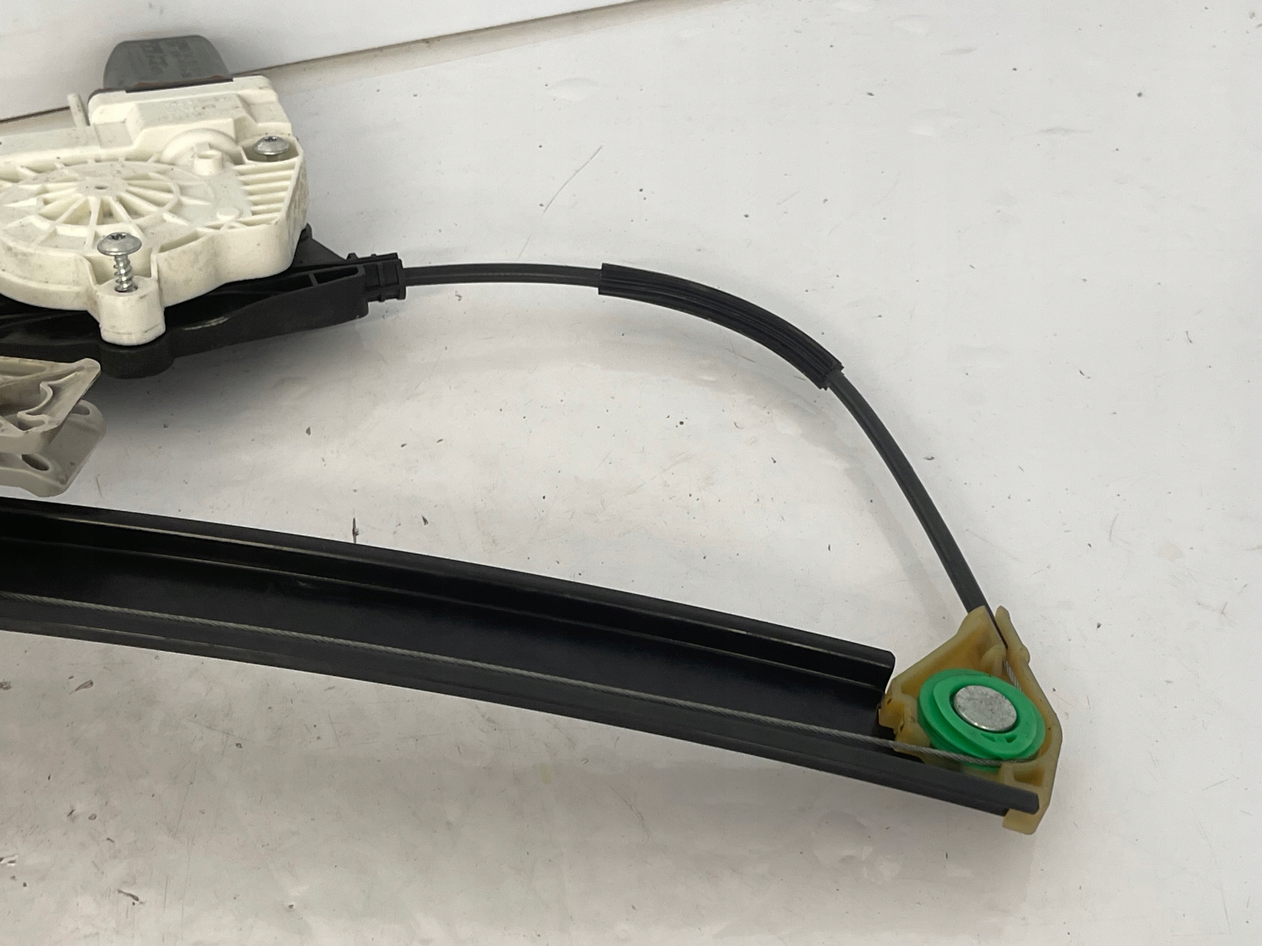 AUDI A4 B8 Fensterheber Gestänge Dämpfer heck links Motor 8K0839461A