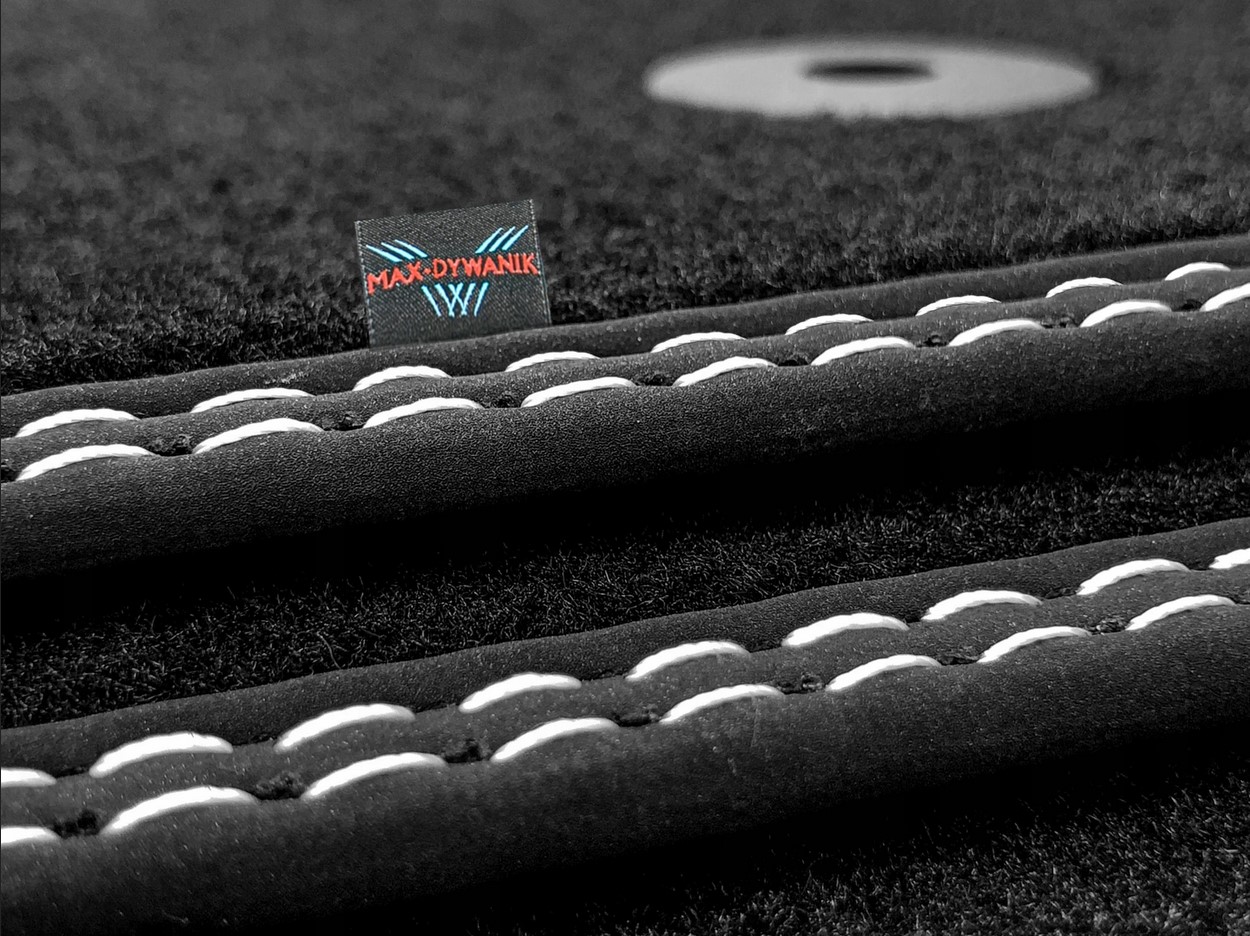 Ford Focus III 2011 2018 Wycieraczki welurowe Multi Element Set Sets