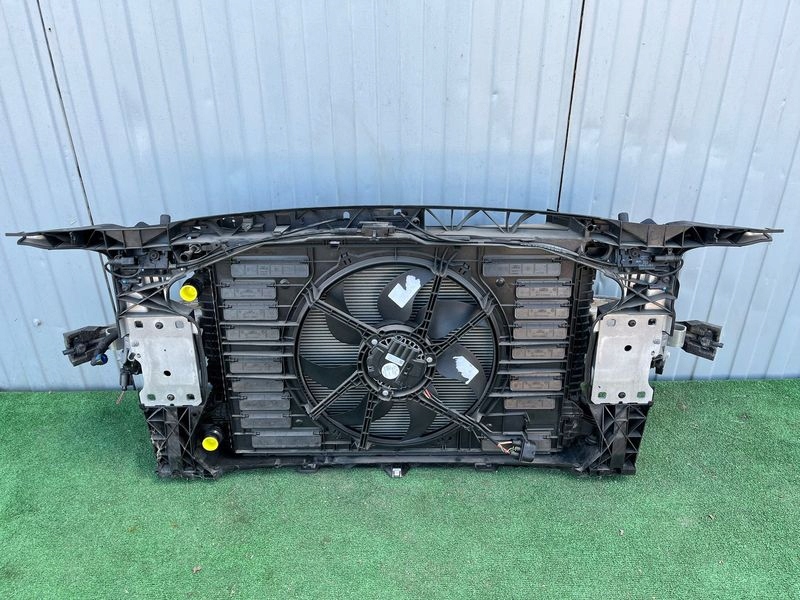 AUDI A4 B9 8W 2.0 TFSI PAS PRZEDNI CHŁODNICE Numer katalogowy części B9 A4 CH?ODNICE