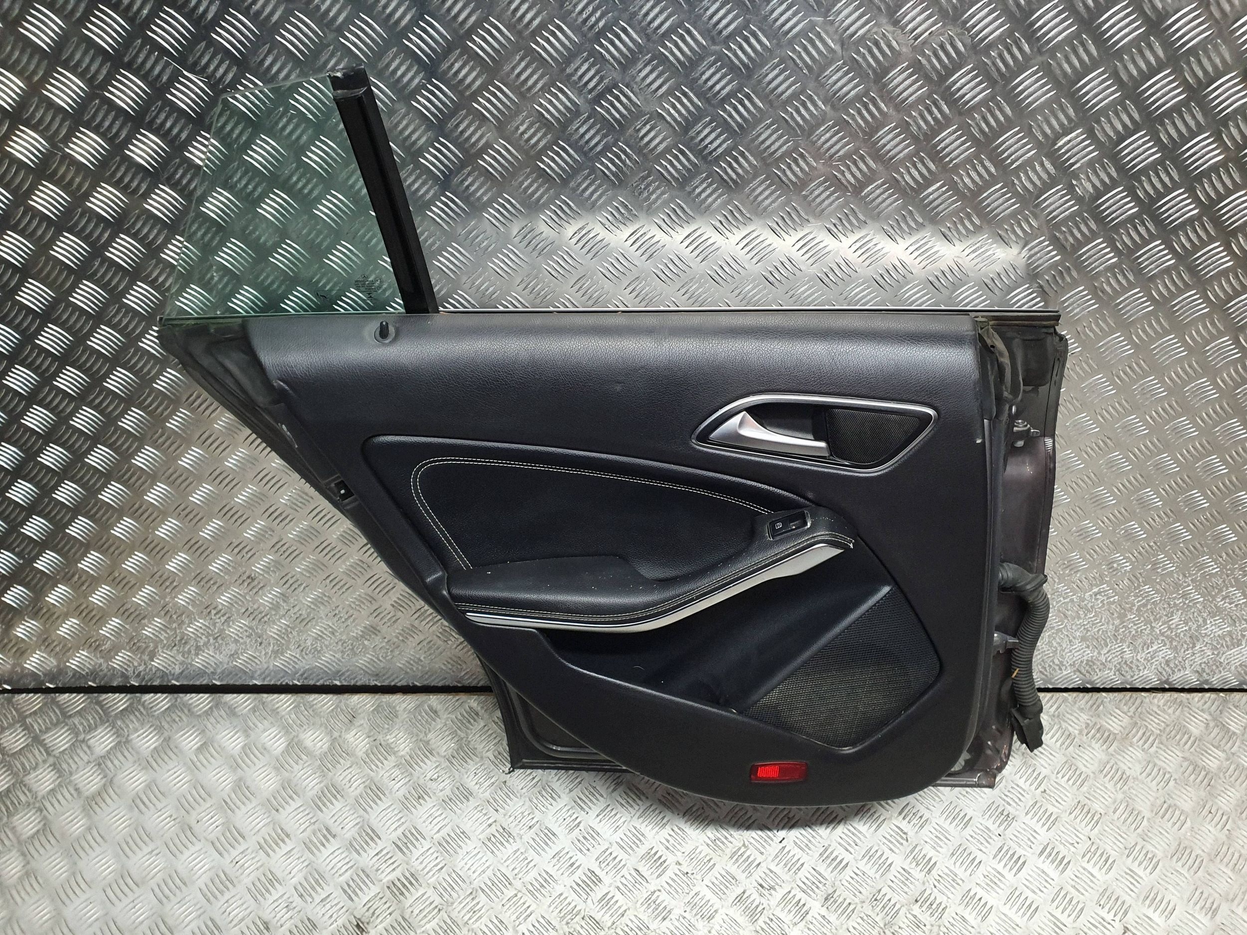 door left rear part complete MERCEDES CLA W117 KOMBI