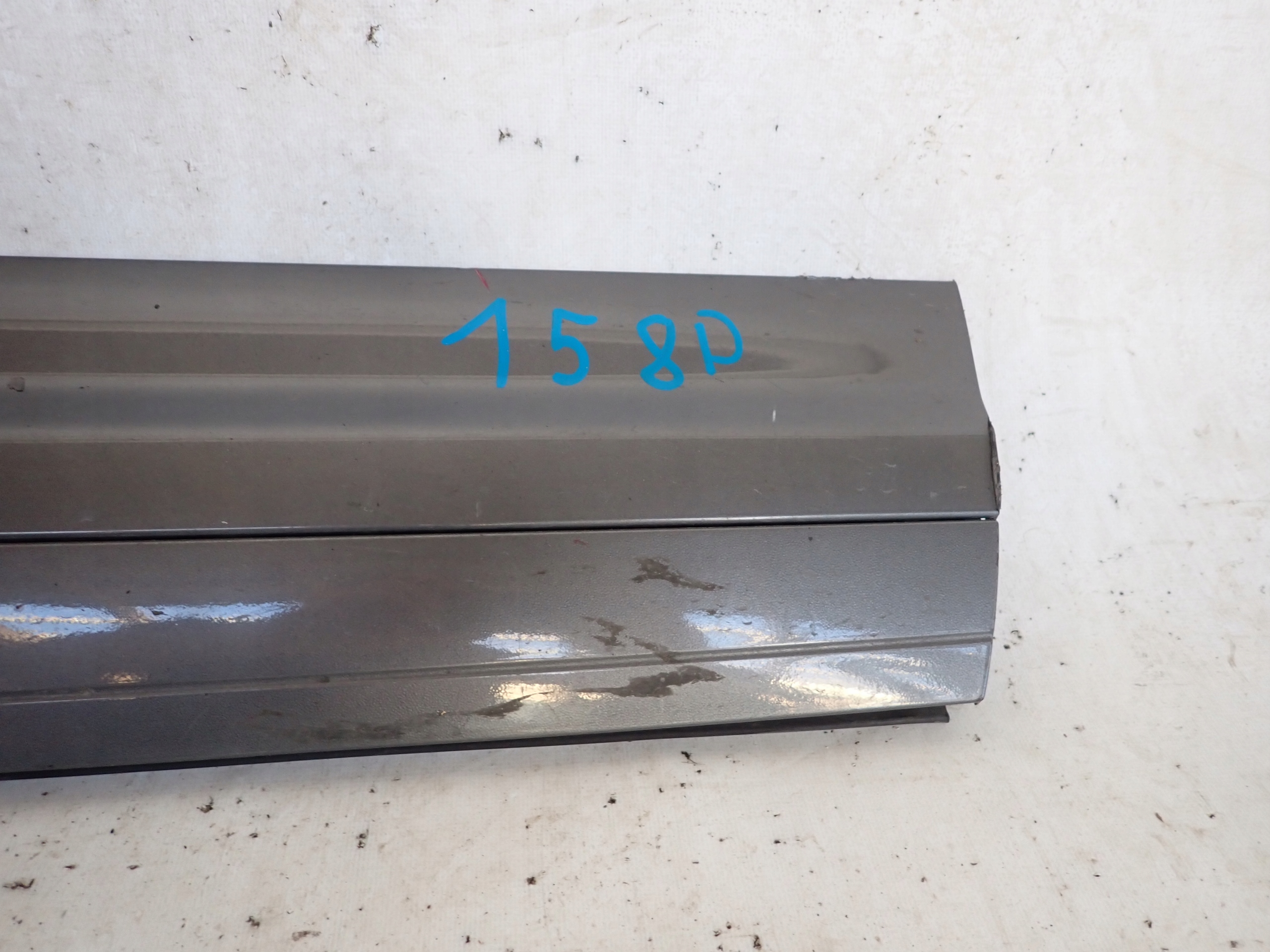 moulding for door right front front PORSCHE CAYENNE 7P5 7P5837788Q