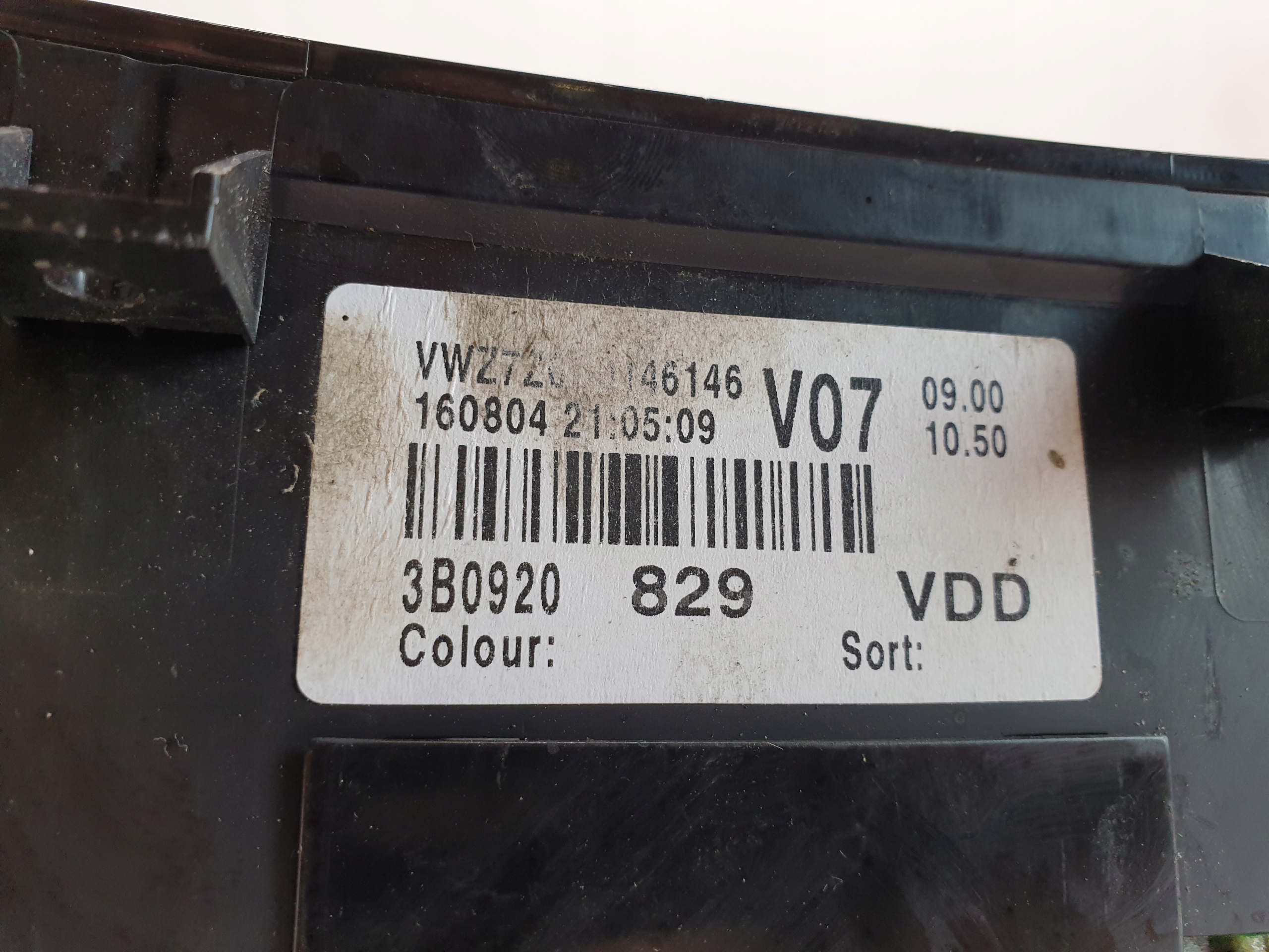 спидометр часы volkswagen oe 110080198