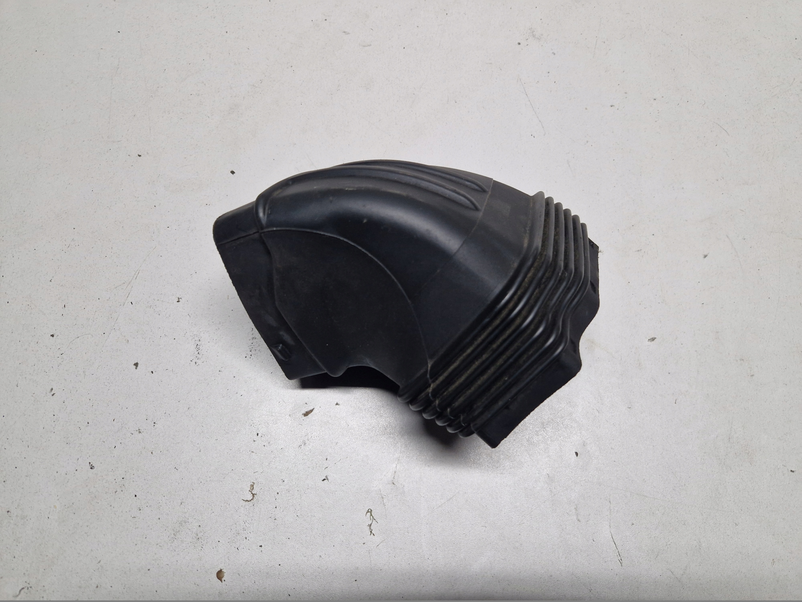 hose pipe air hose AUDI A6 C6 A6C6 4F0129739B