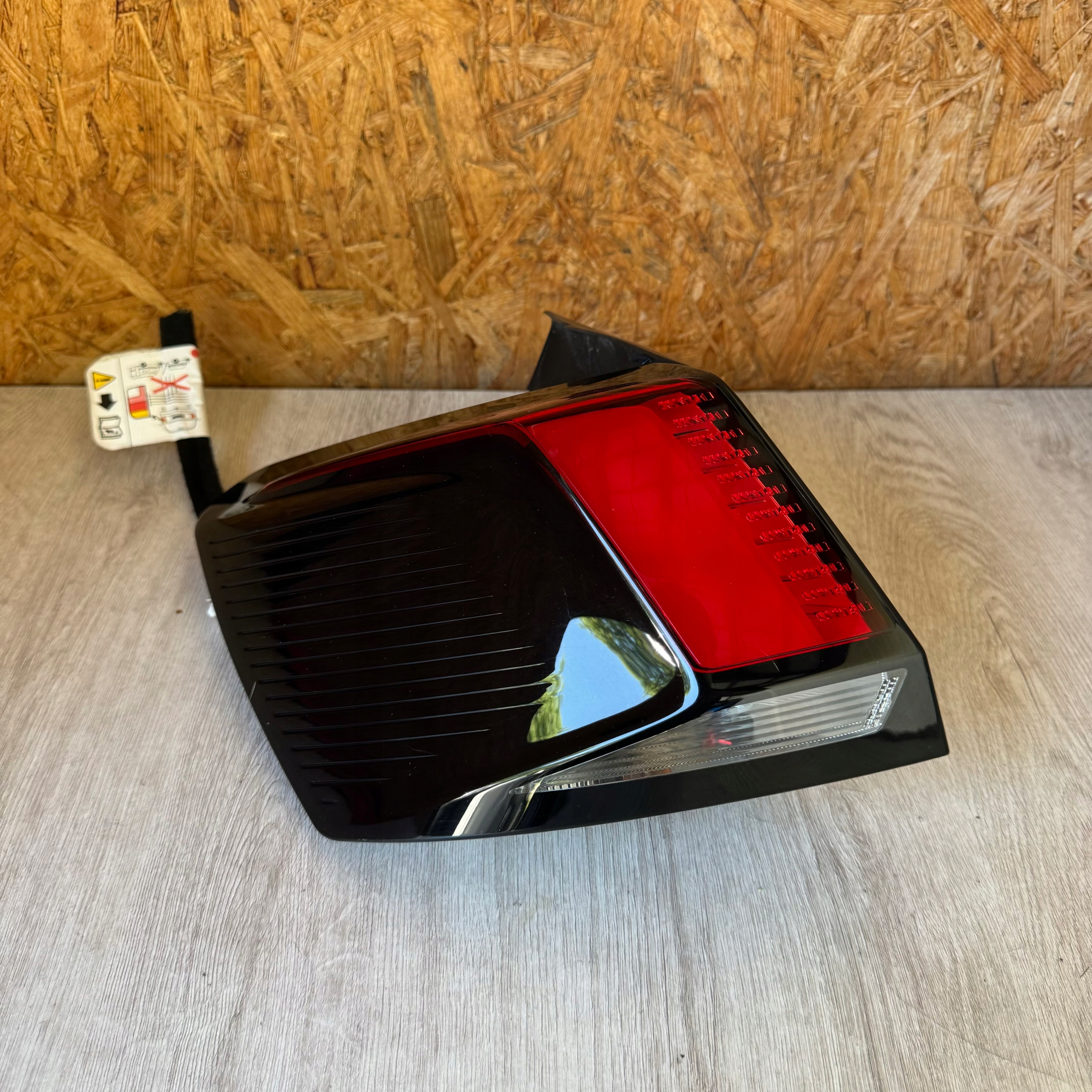 light rear left PEUGEOT 3008 II 9810477180