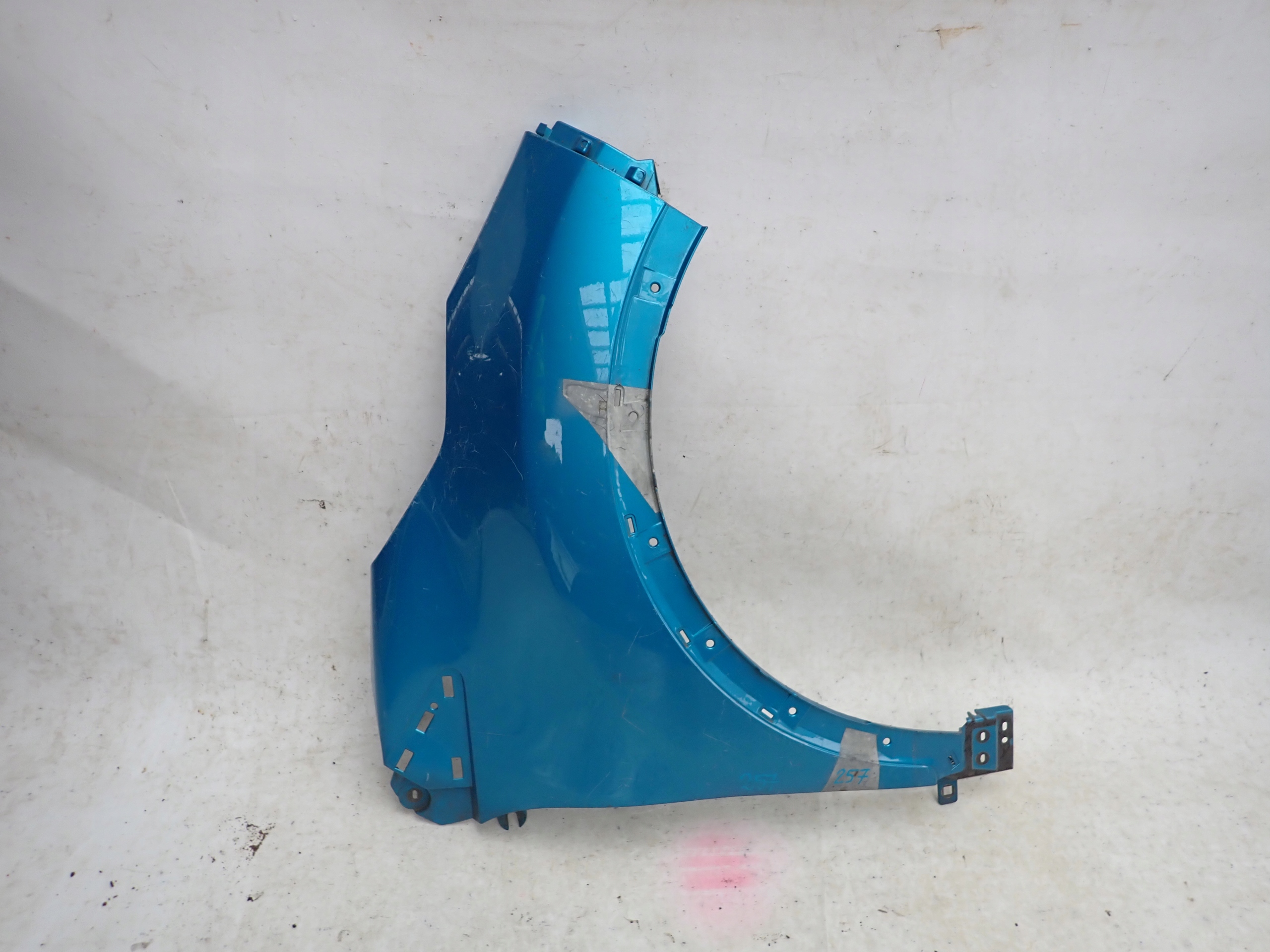 RENAULT CAPTUR and 13-19 fender front front right