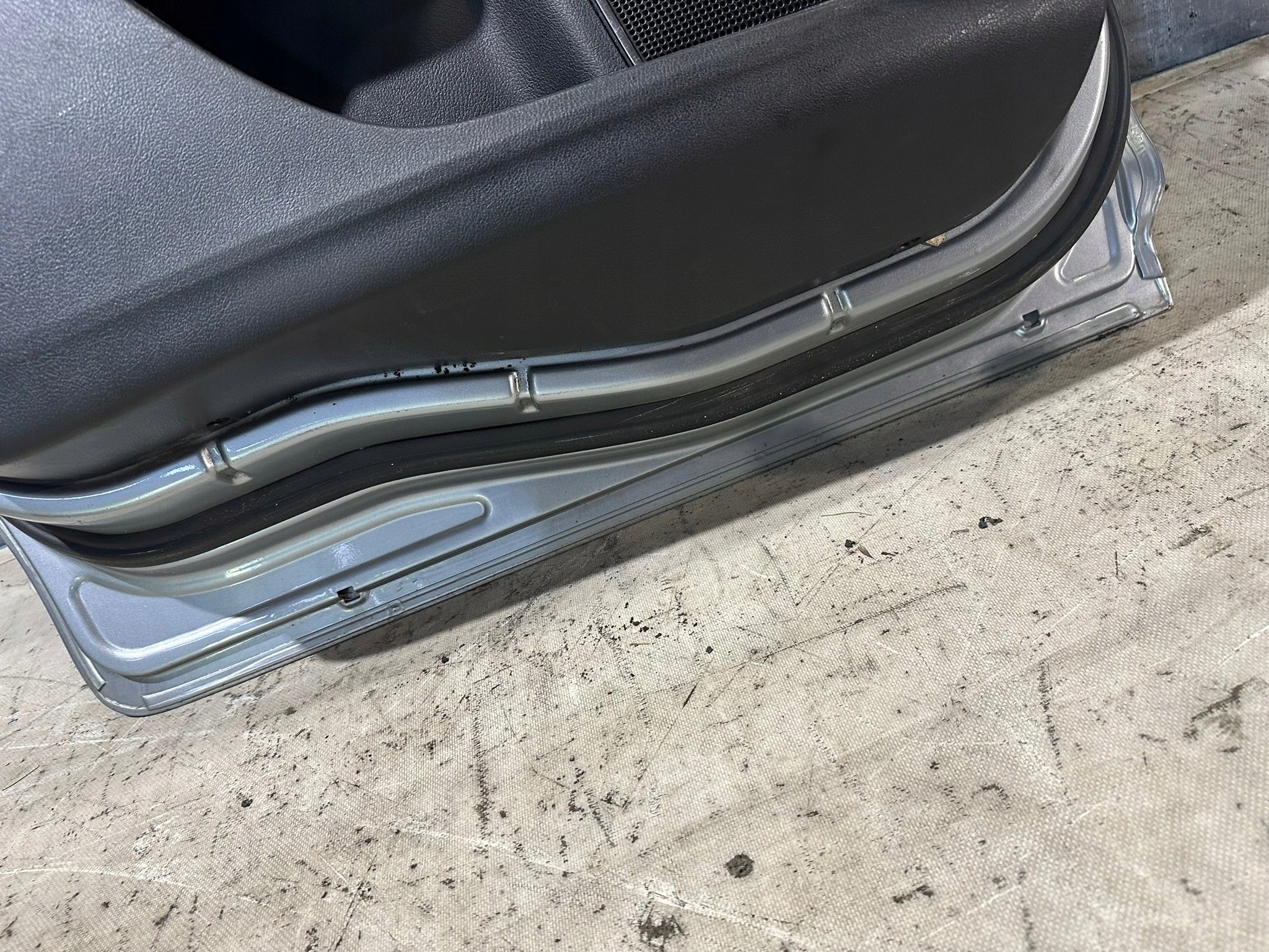 Tür links heck FORD MONDEO MK4 KOMBI K: MACHINE SILVER