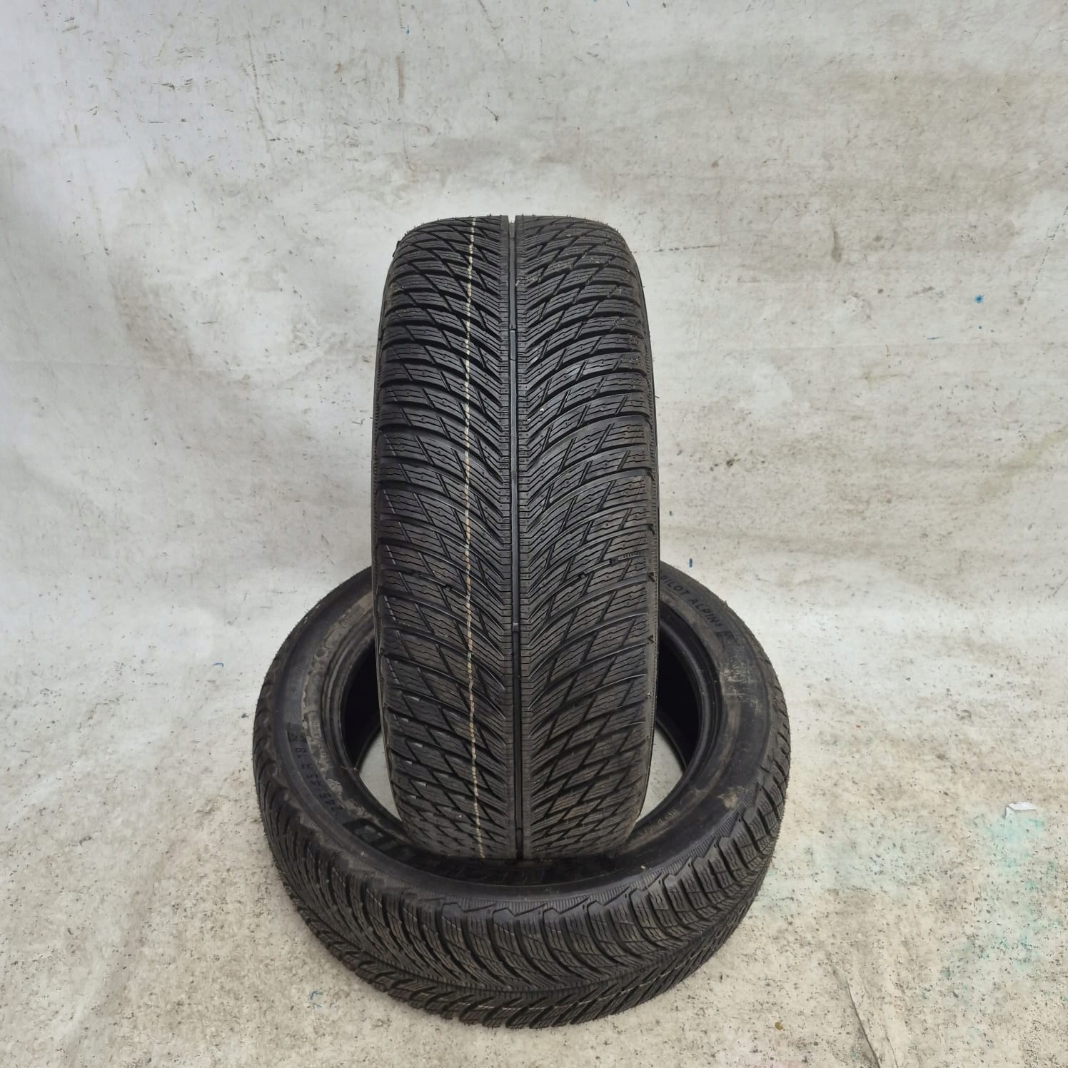 MICHELIN PILOT ALPIN 5 245/45 R18 tyres winter
