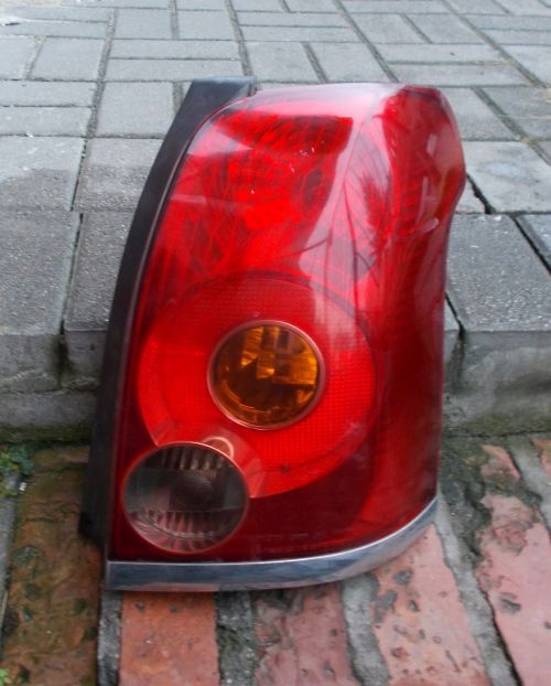 TOYOTA AVENSIS T25 03-06 KOMBI PRAWA EUROPA