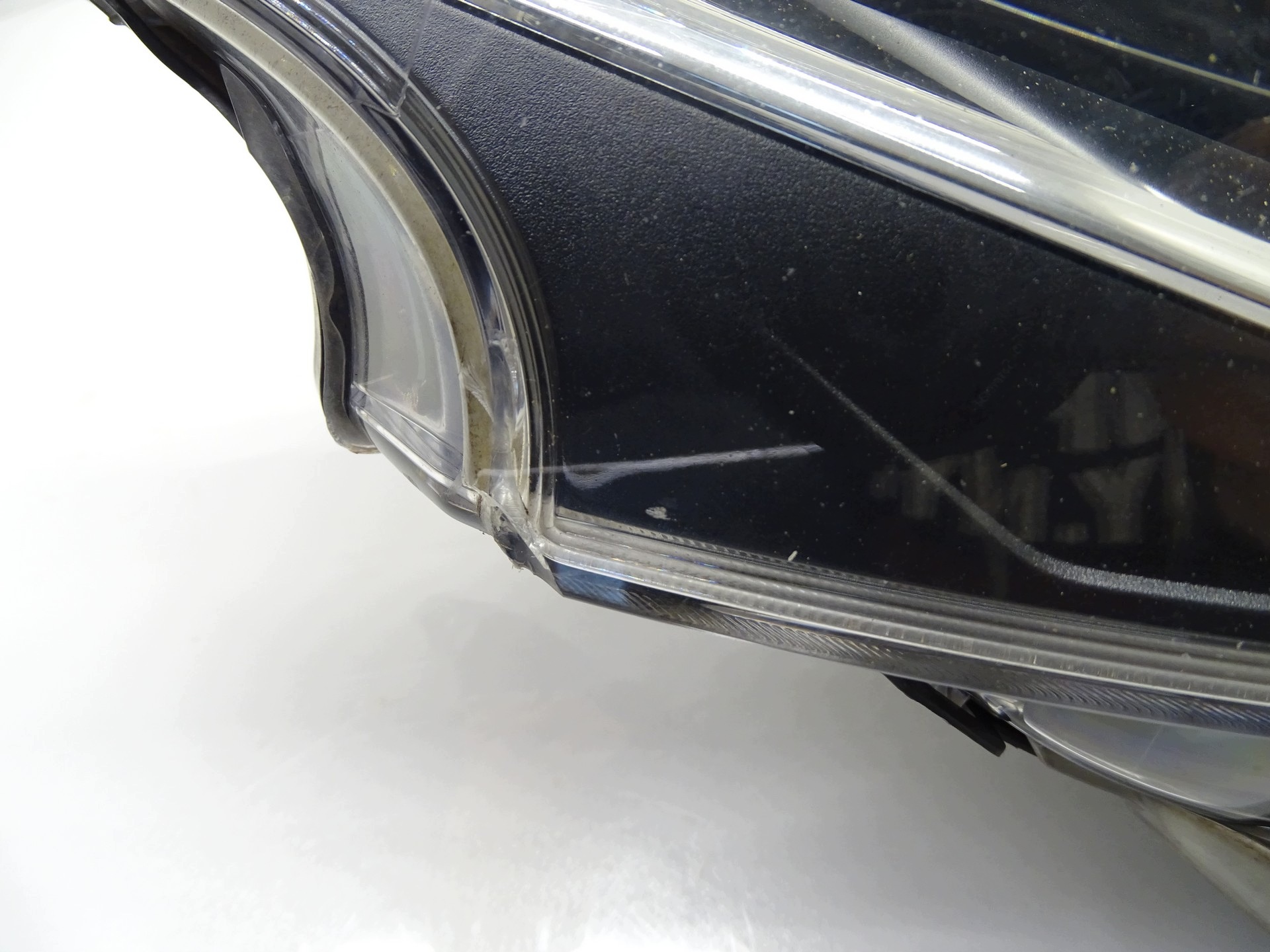light front right PEUGEOT 208 UK 9810602280