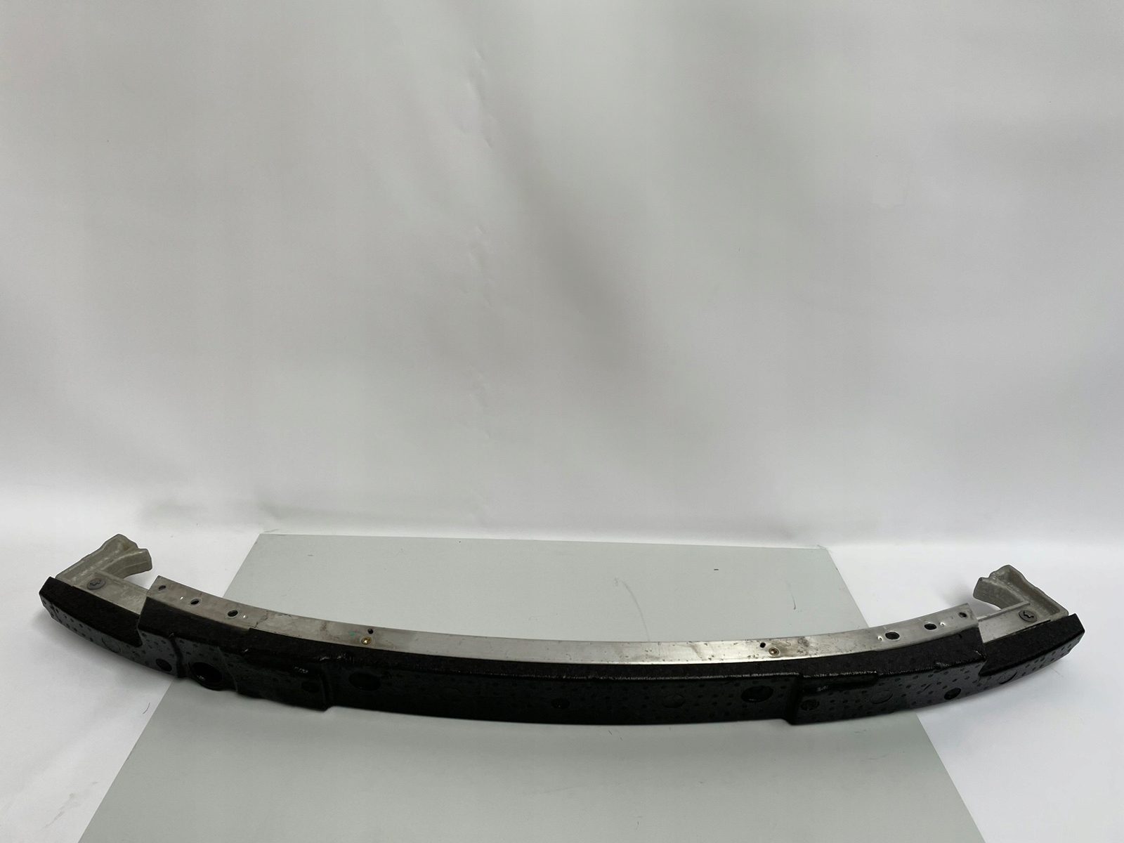 1487601-00-E - Верхняя балка + поглотитель Tesla Y