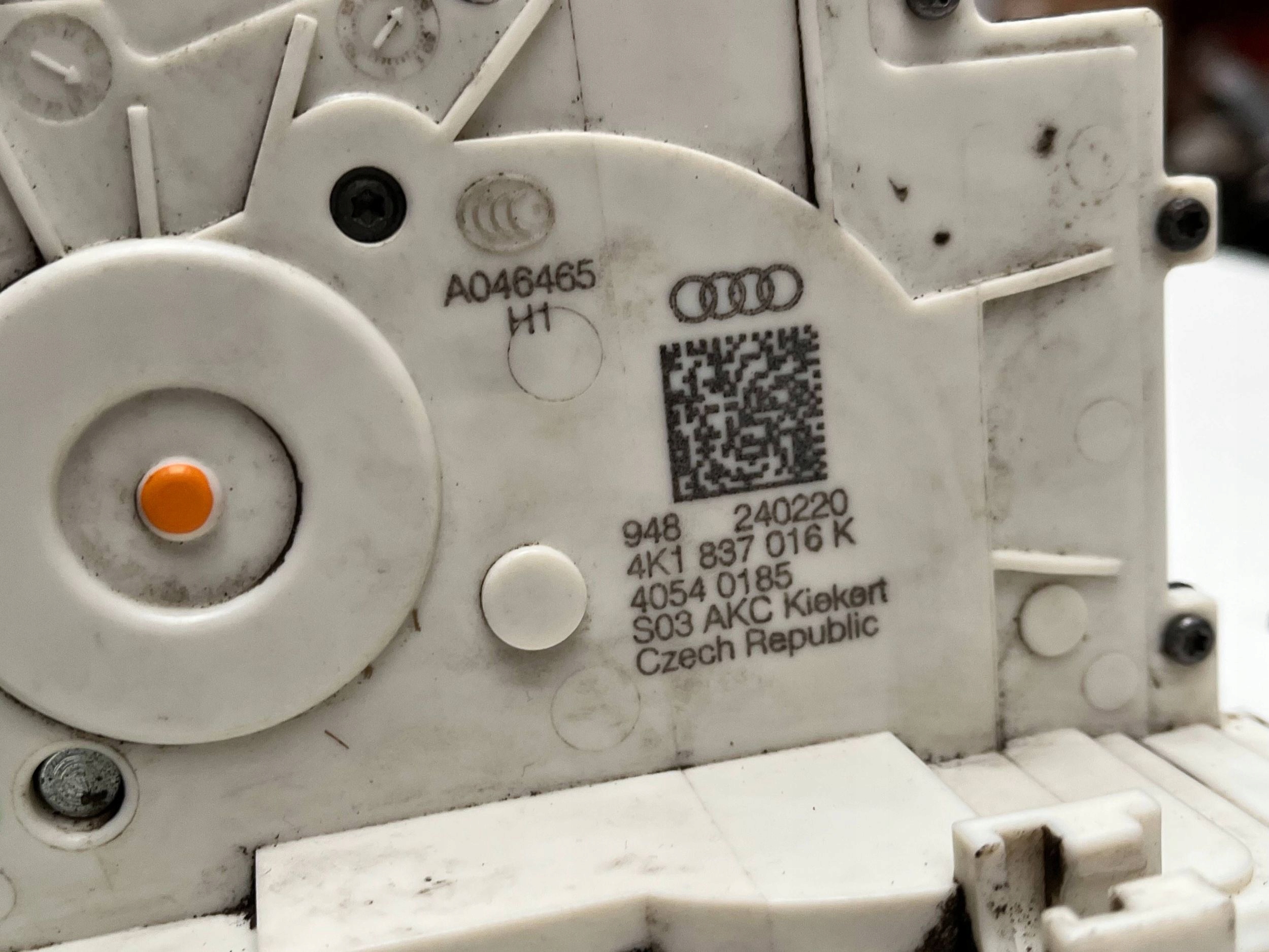 original lock door right front Audi RS Q8 4K1837016K !J