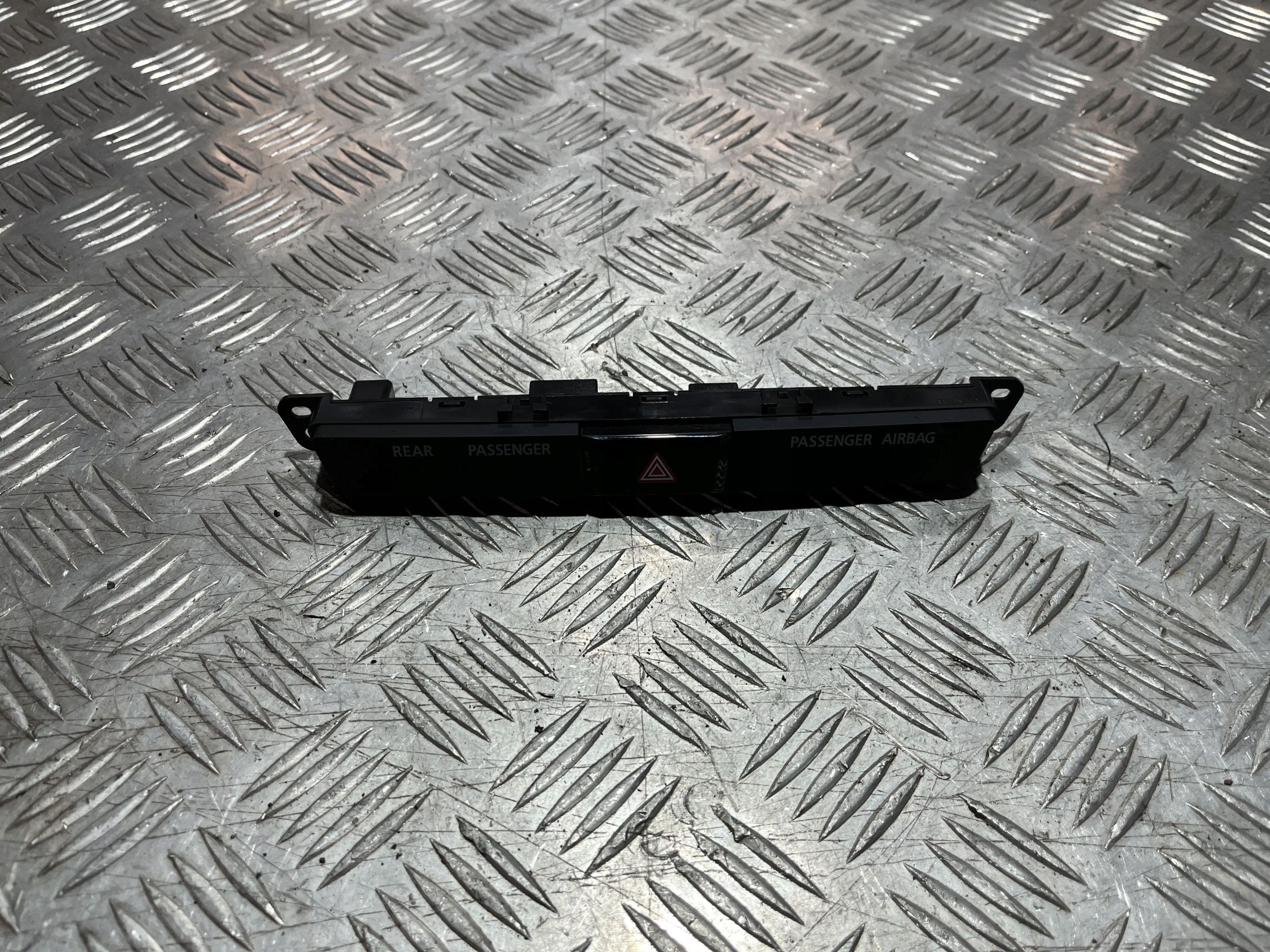панель включатель mitsubishi oe 8002C230
