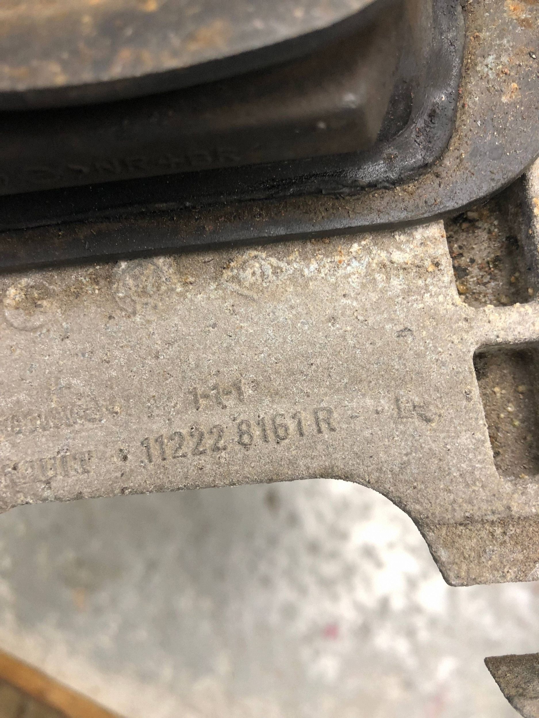 holder gearbox mounting RENAULT TRAFIC III 112228161R