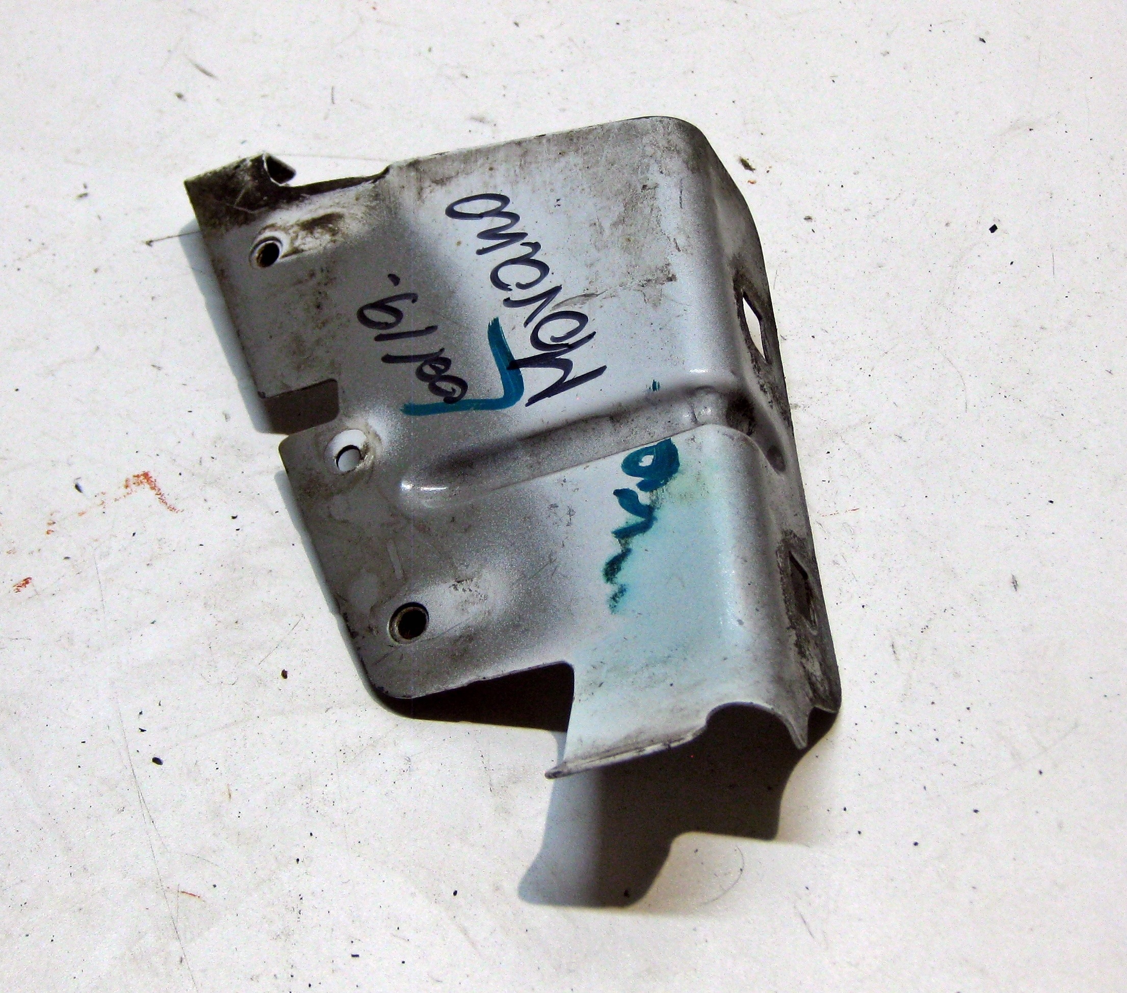 OPEL MOVANO B staffa parafango sinistra anteriore 641C30003R