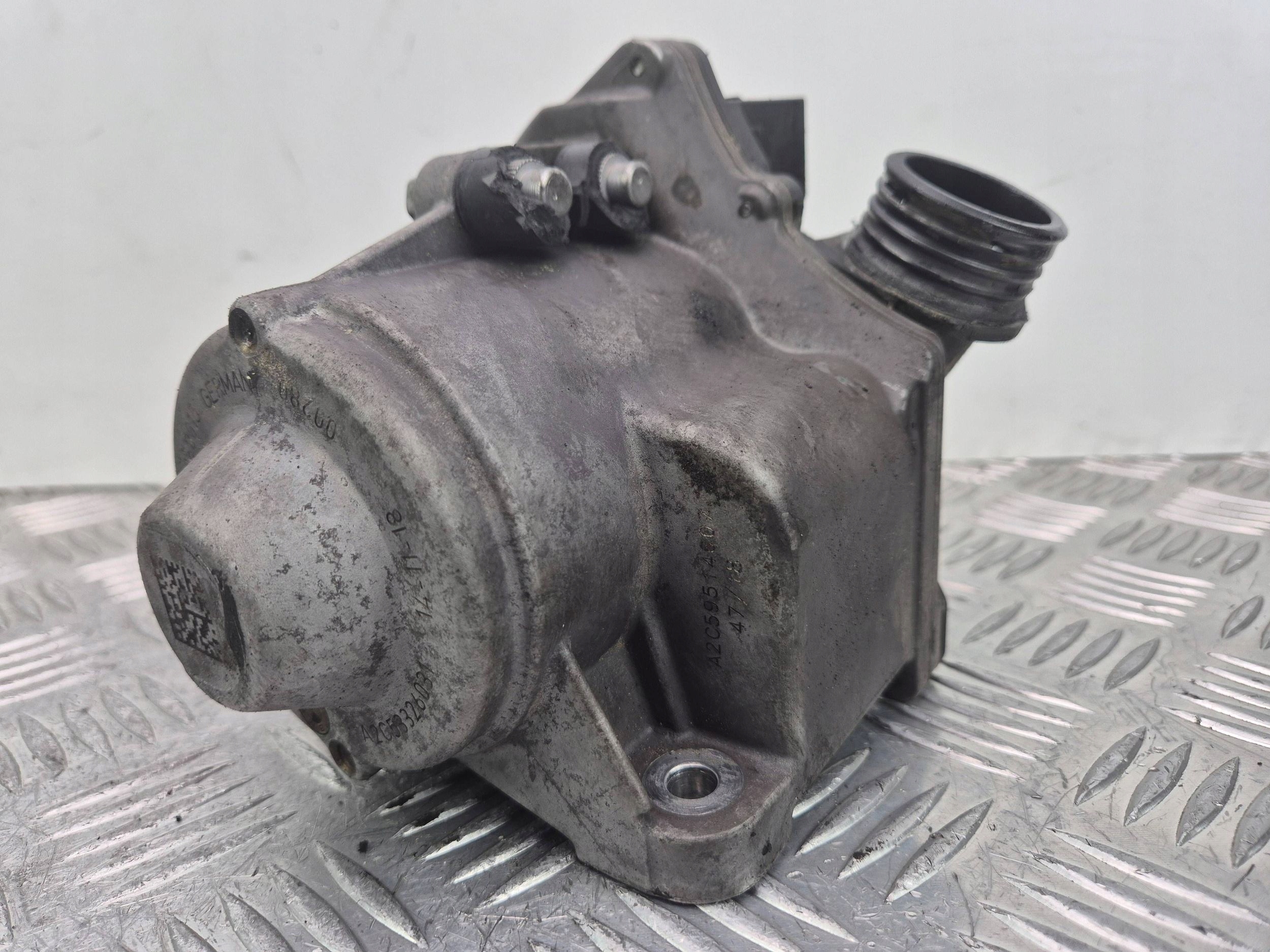 BMW X5 E70 xDrive 40i N55 water pump 7632426